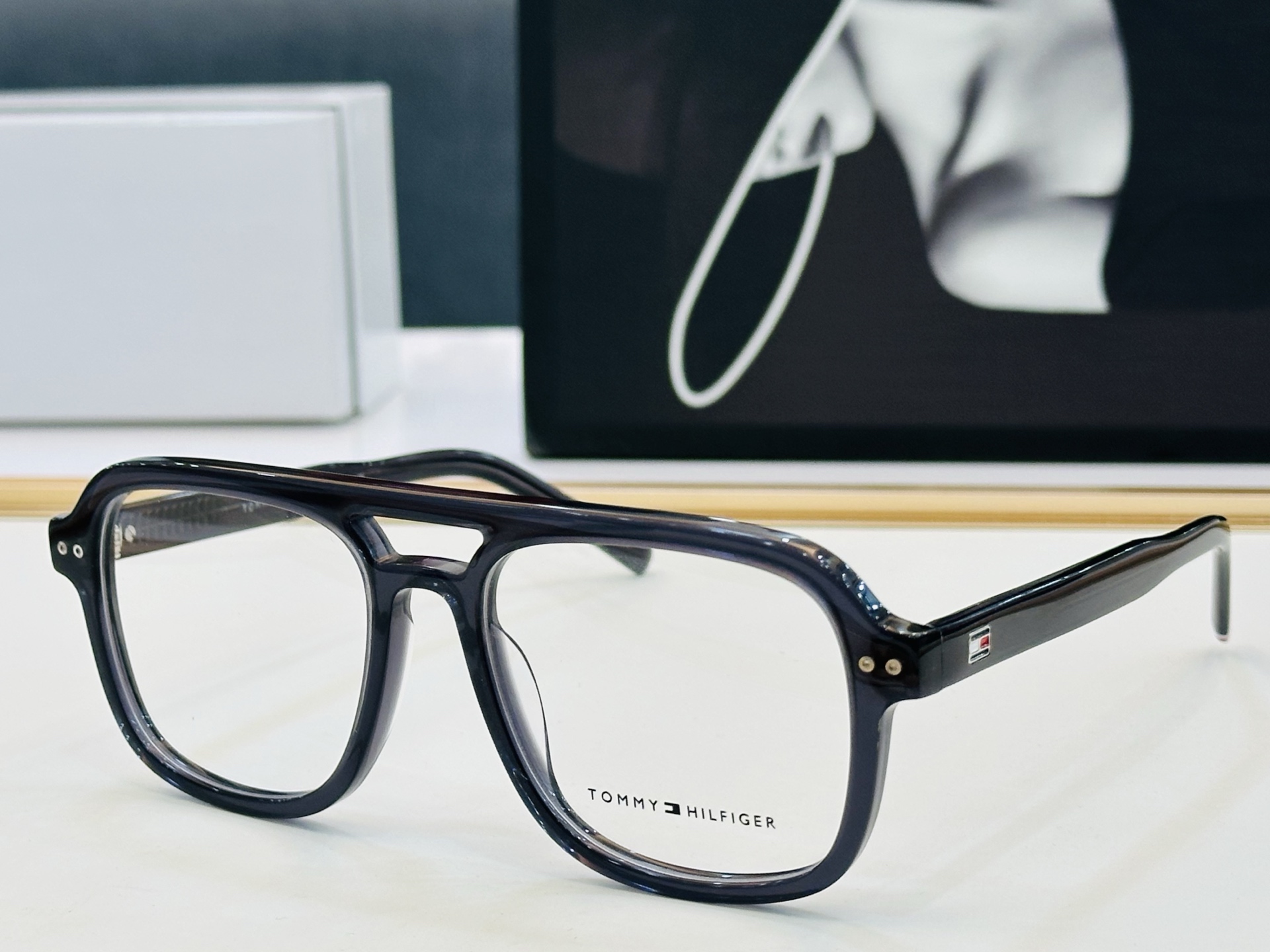 官网同步发售TOMMY HILFIGER 板材框 TH2188  SIZE：54口18-145 H简单大