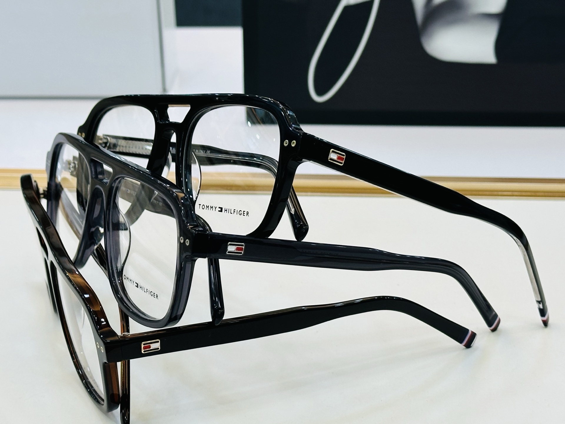 官网同步发售TOMMY HILFIGER 板材框 TH2188  SIZE：54口18-145 H简单大
