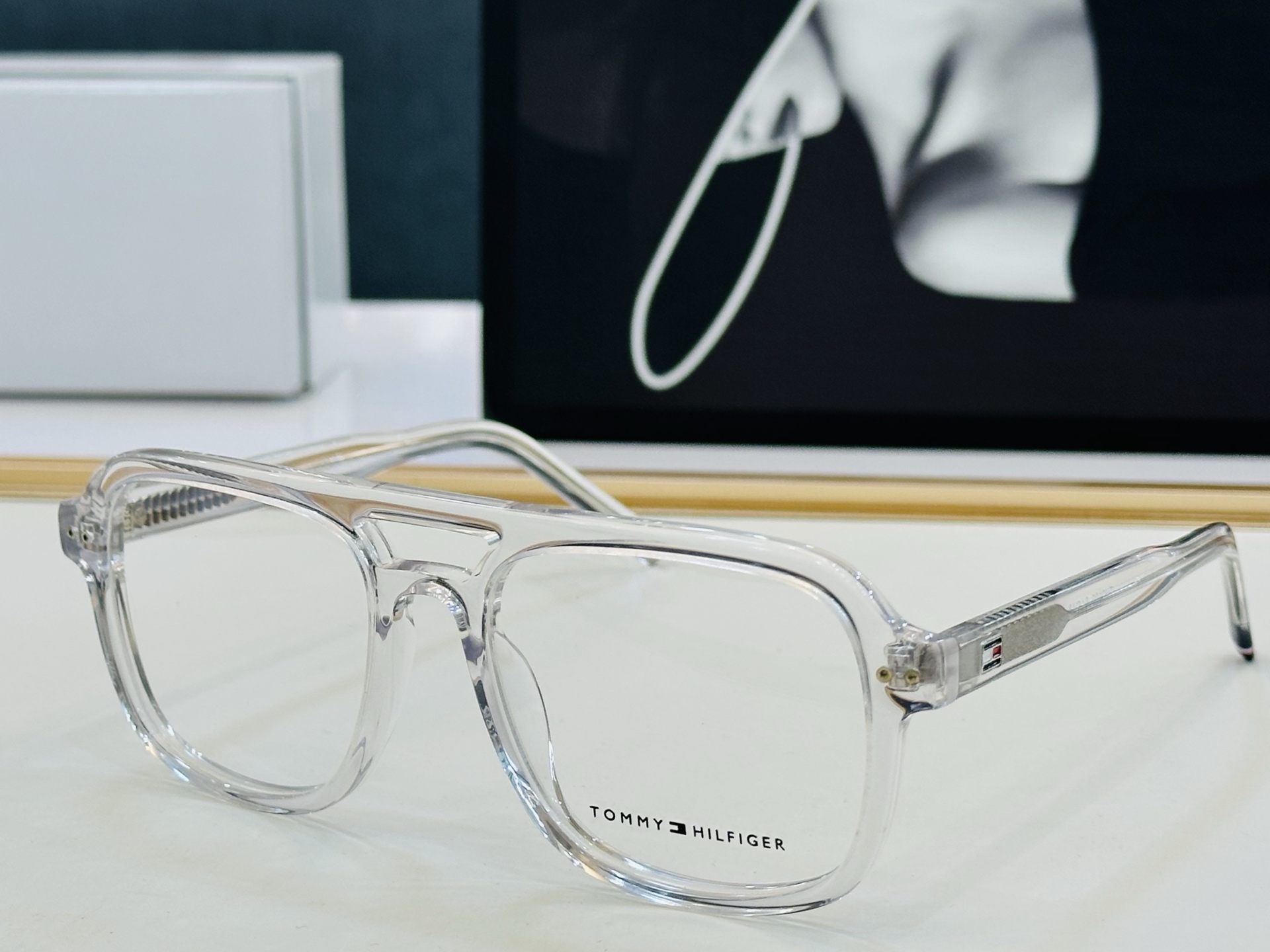 官网同步发售TOMMY HILFIGER 板材框 TH2188  SIZE：54口18-145 H简单大
