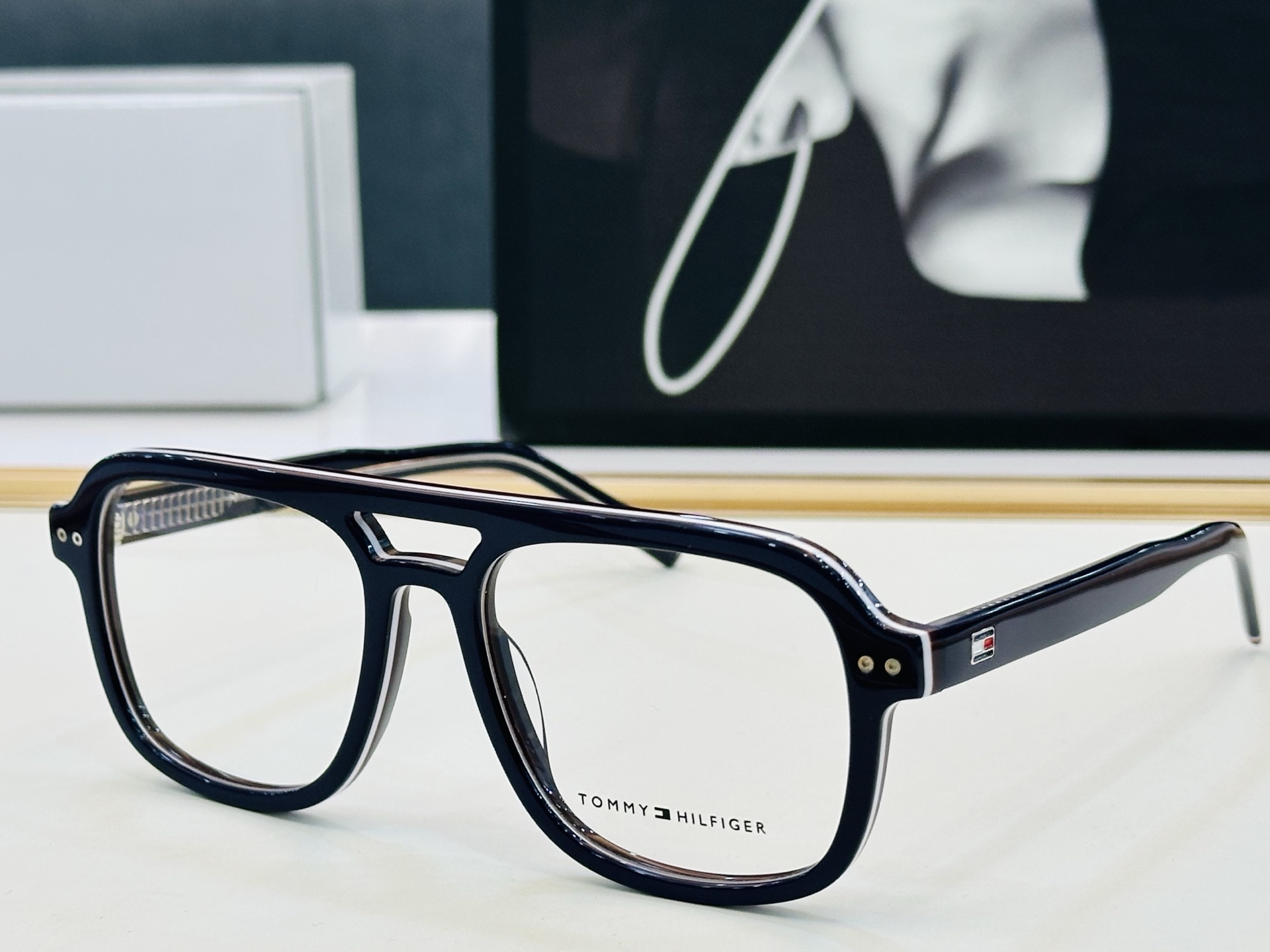 官网同步发售TOMMY HILFIGER 板材框 TH2188  SIZE：54口18-145 H简单大