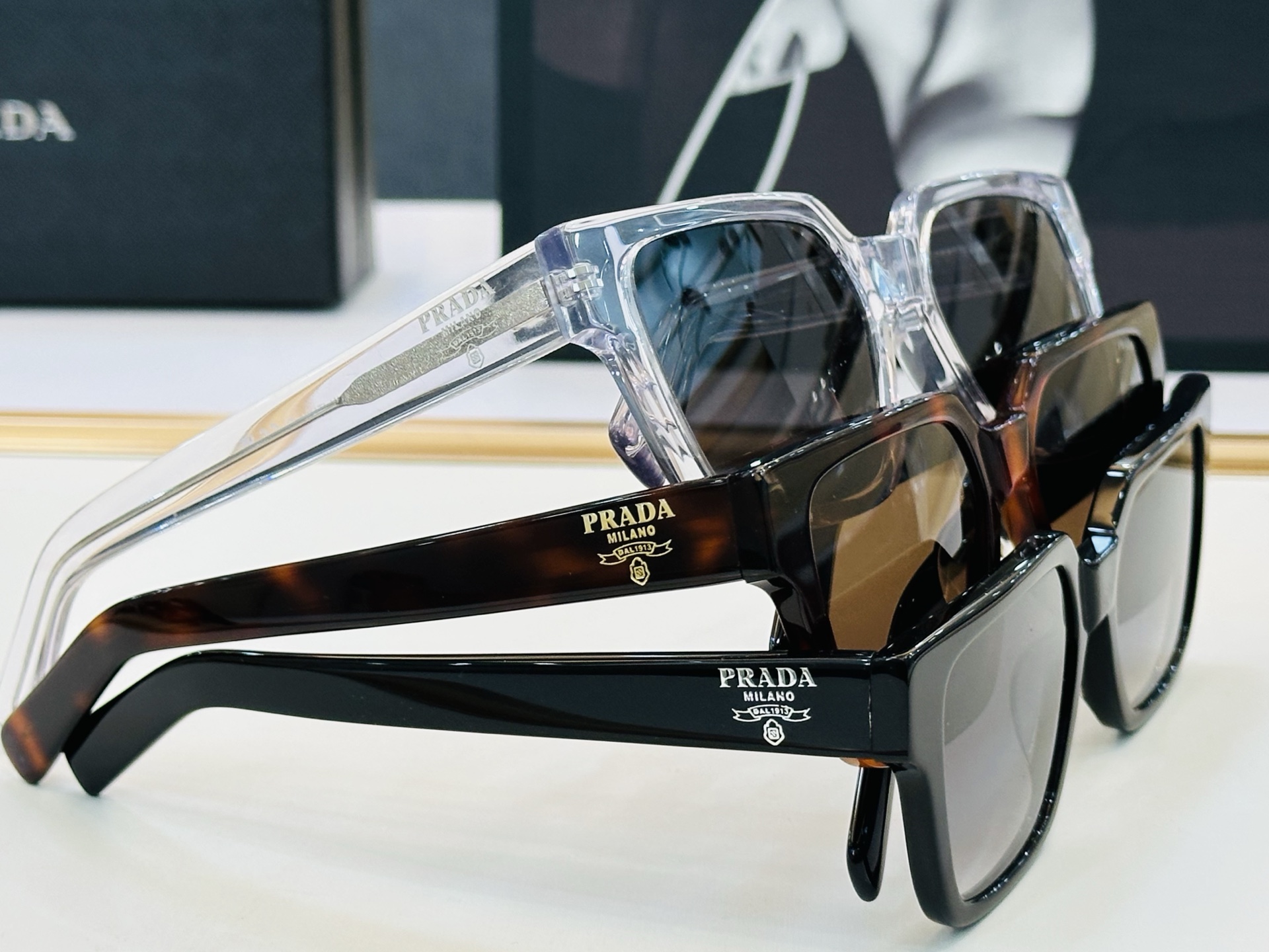 🔺PRAD*🔻普家 PR 03ZS Size：54口19-145 眼镜系列堪称精湛制作 彰显独特个性 L