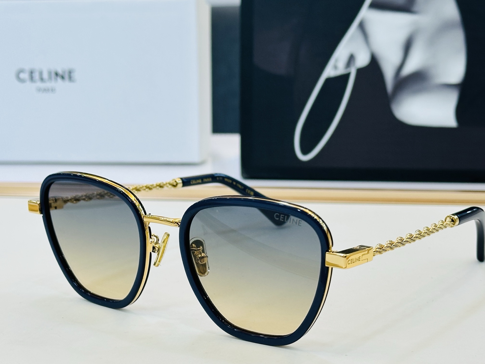 【CELINE】赛琳 CL42125U  Size：56口22-145 一直热销的款式 欧美风 光泽度好