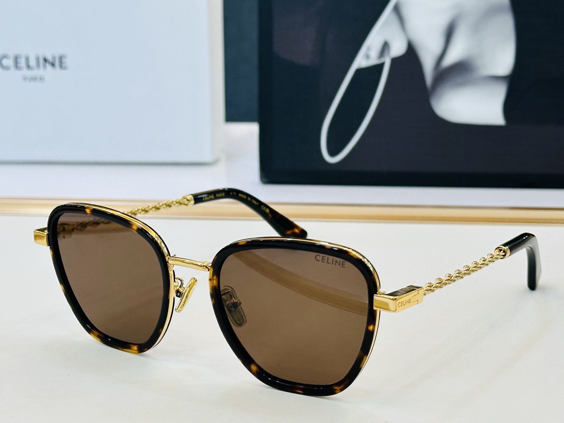 【CELINE】赛琳 CL42125U  Size：56口22-145 一直热销的款式 欧美风 光泽度好