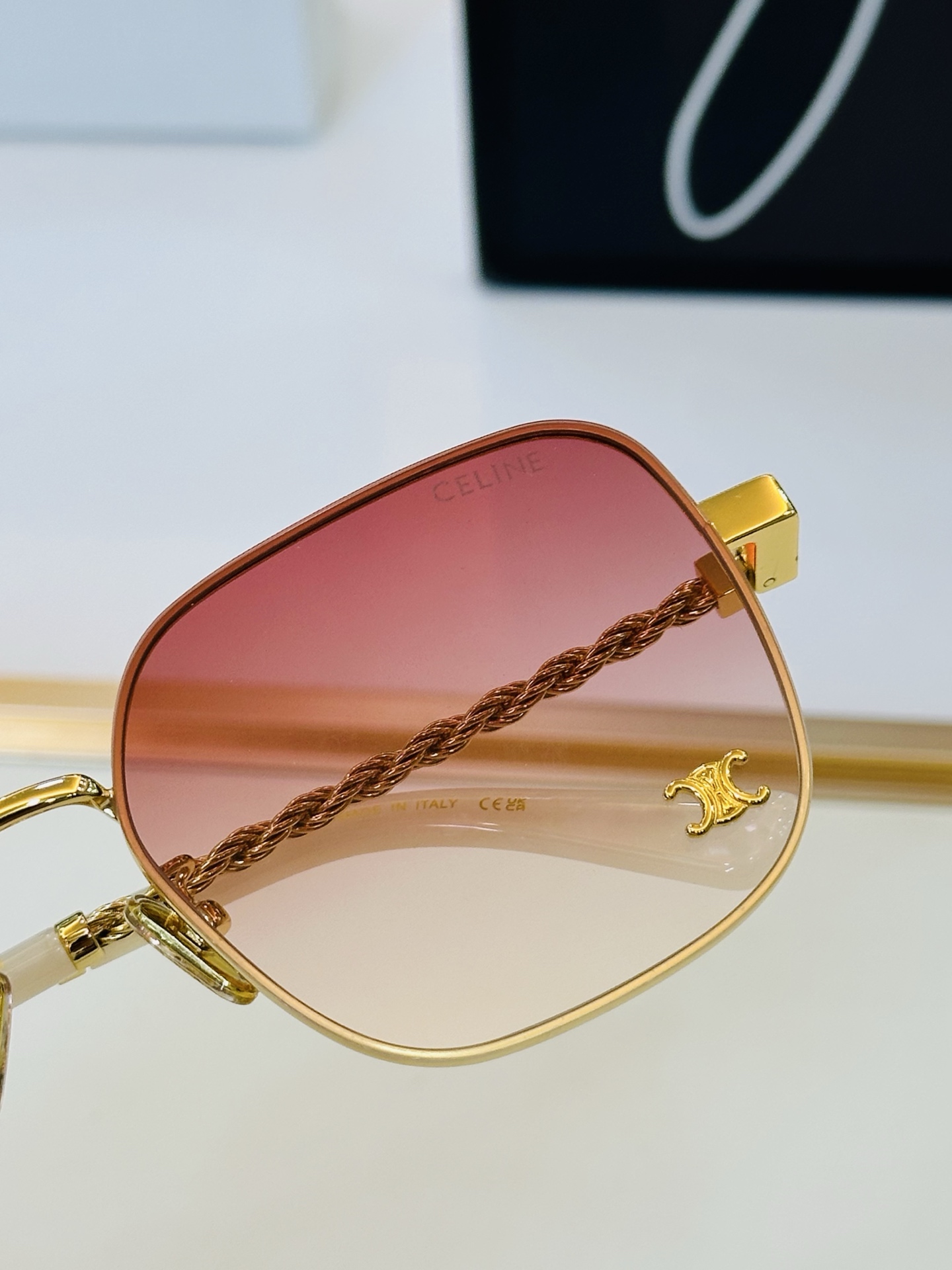 【CELINE】赛琳 CL42126U Size：59口18-145 一直热销的款式 欧美风 光泽度好 