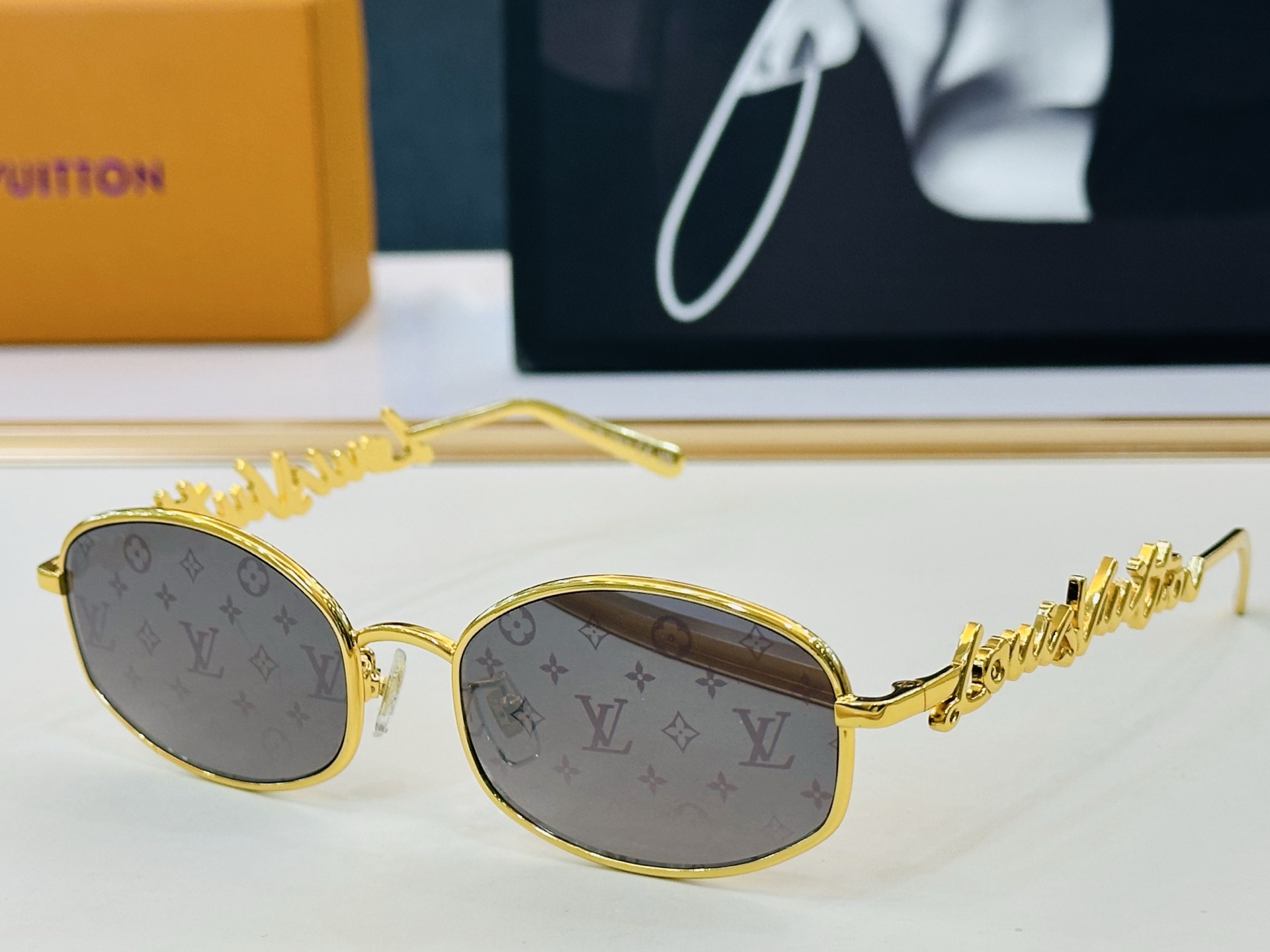 NO:866080,Louis Vuitton Z3171U Size 54 mouth 18-140 Vibrant, show unique personality and show your majesty C high quality glasses, sunglasses, sunglasses, glasses, louis vuitton19860909路易家 Z3171U Size54口18-140 充满活力的 展现独特个性展现大气的你 C高品质 眼镜墨镜太阳镜,眼镜,louis vuitton,glasses