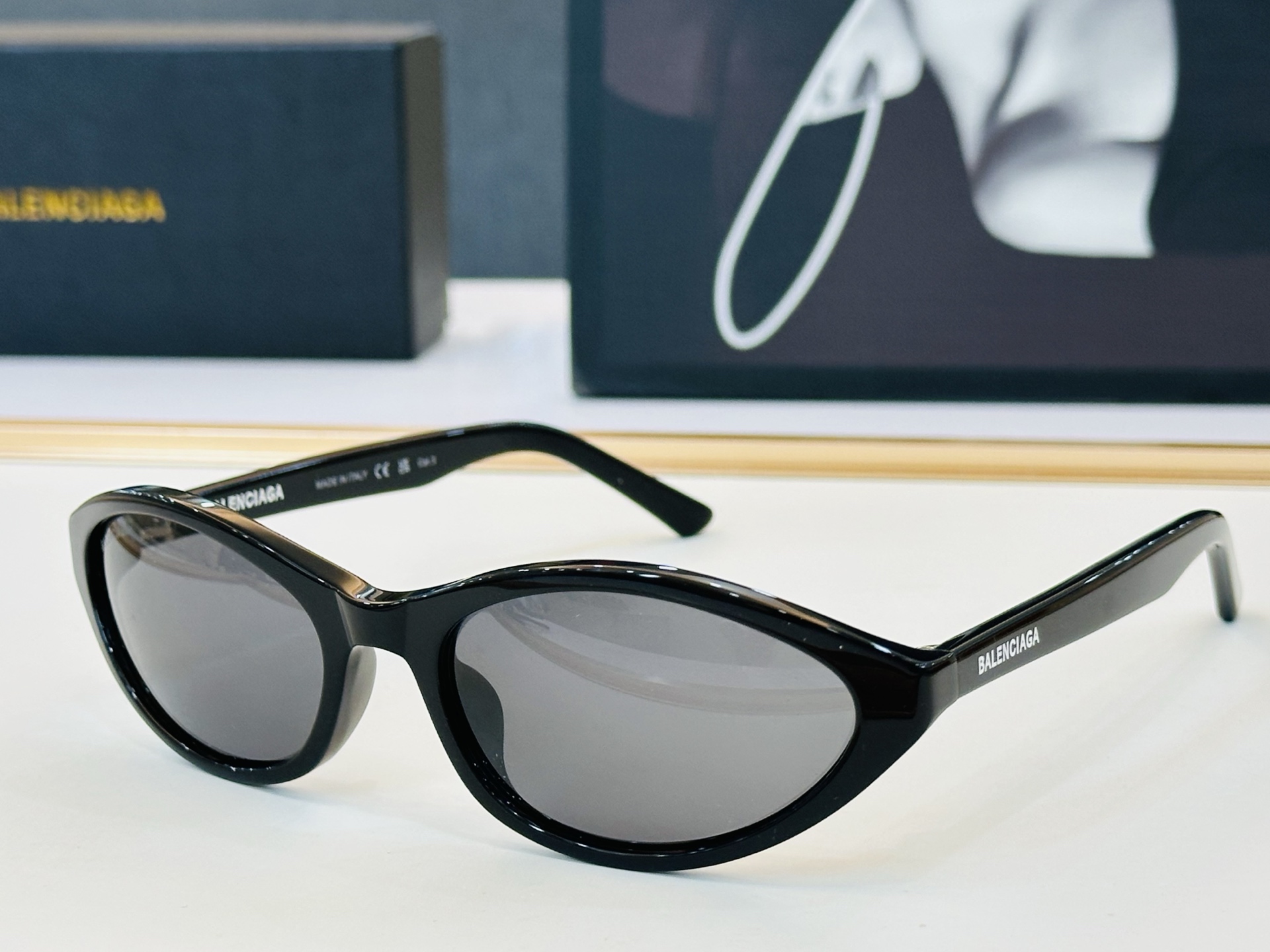 NO:866092,BALENCIAGA Balenciaga BB0402S Size 59 mouth 18-135 The very special design makes people fall in love at first sight QD super versatile shape, versatile and fashionable, high quality, glasses, sunglasses, sunglasses, glasses, balenciaga, balenciaga19860909BALENCIAGA巴黎世家 BB0402S Size59口18-135 版型很特别的设计让人一眼爱上 QD超级百搭造型百搭时尚 品质高超 眼镜墨镜太阳镜,眼镜,balenciaga,balenciaga,glasses