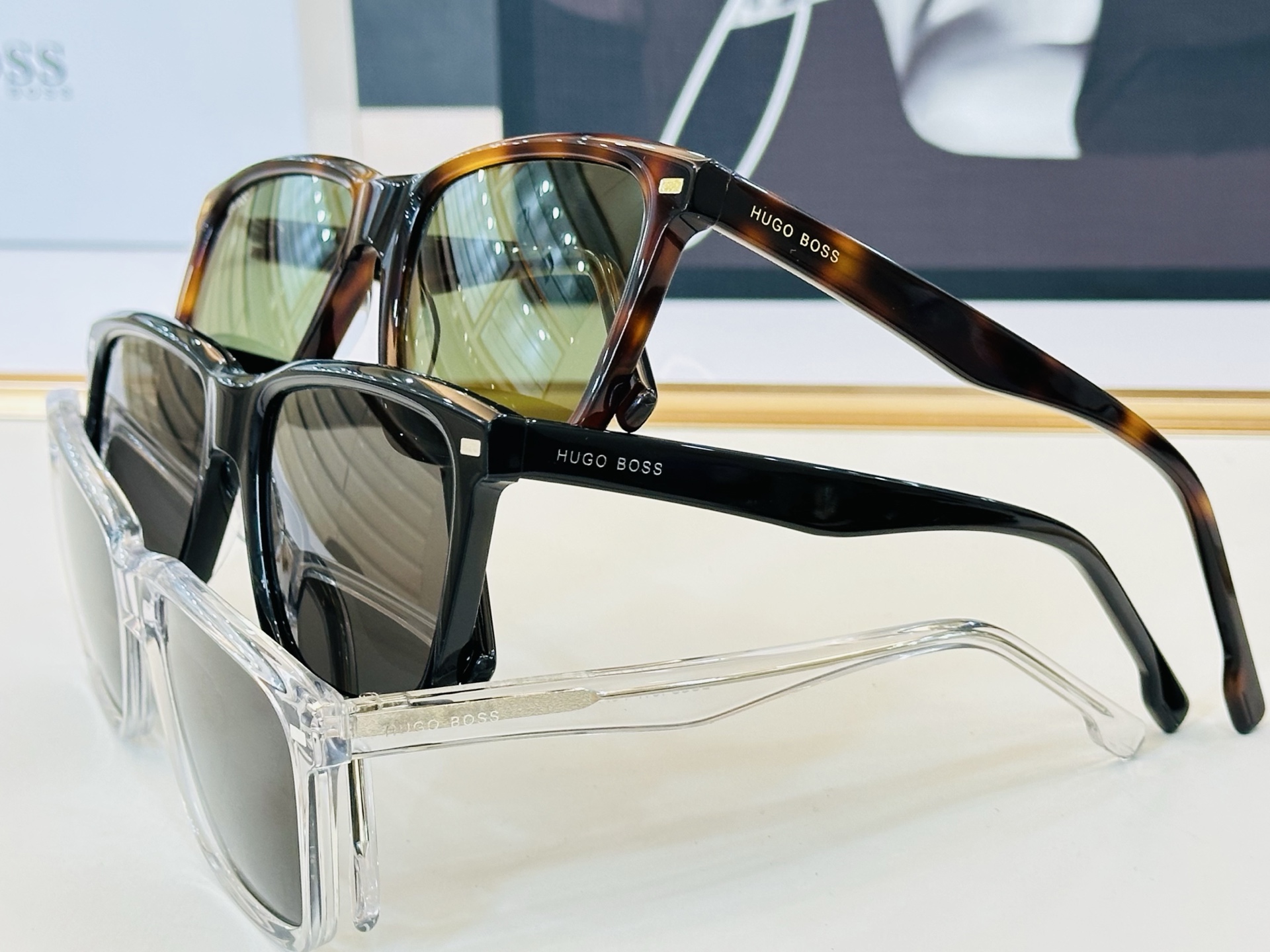 🆕 BOSS 1317 Size：55口18-145 🕶🕶💋💋👣👣  高品质 不挑脸 经典不过时框型 L