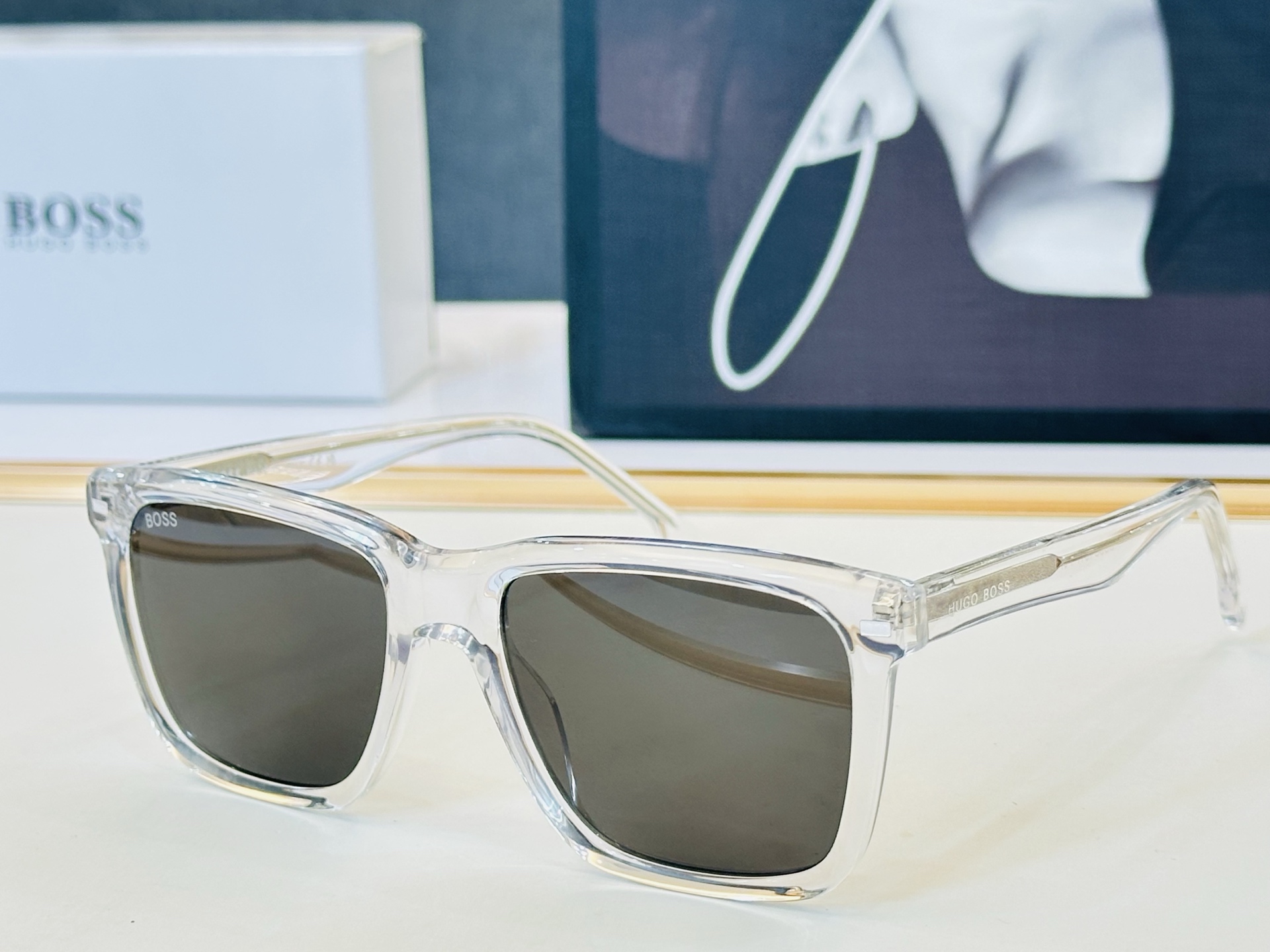 🆕 BOSS 1317 Size：55口18-145 🕶🕶💋💋👣👣  高品质 不挑脸 经典不过时框型 L