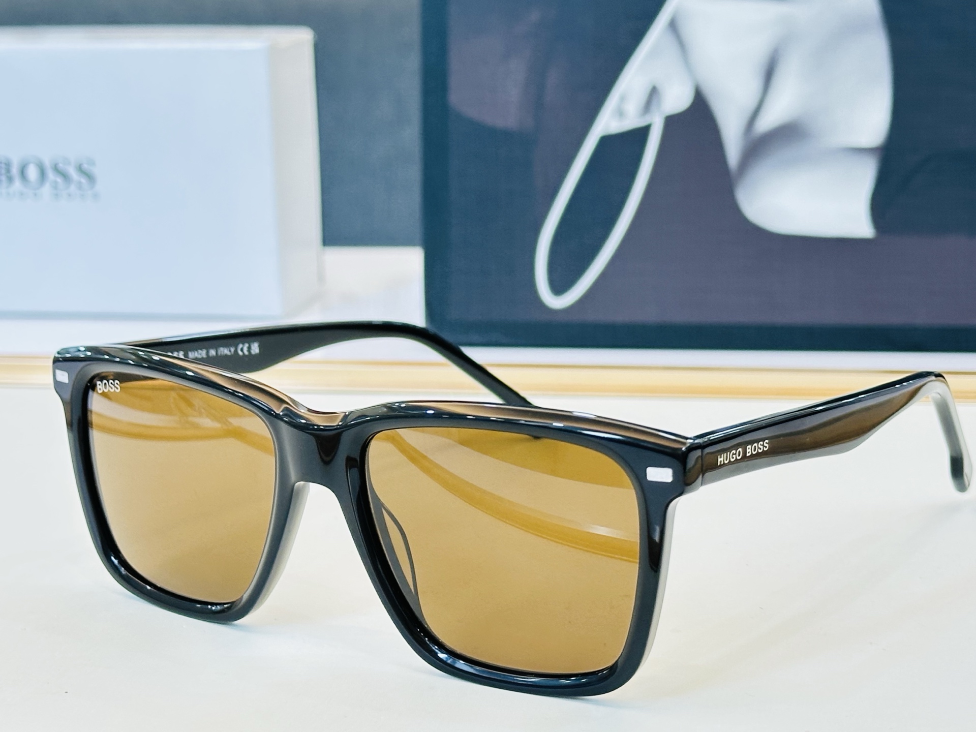 🆕 BOSS 1317 Size：55口18-145 🕶🕶💋💋👣👣  高品质 不挑脸 经典不过时框型 L