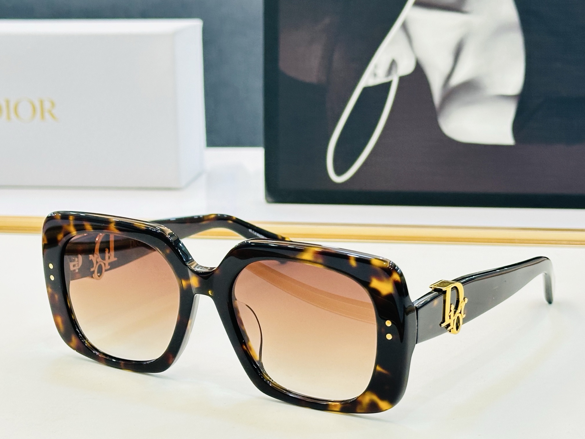🔻🔻🔻DIO* 迪家 S1I Size：54口19-140 春夏款墨镜 😎🔆 J搭配镜腿精致 质量上佳