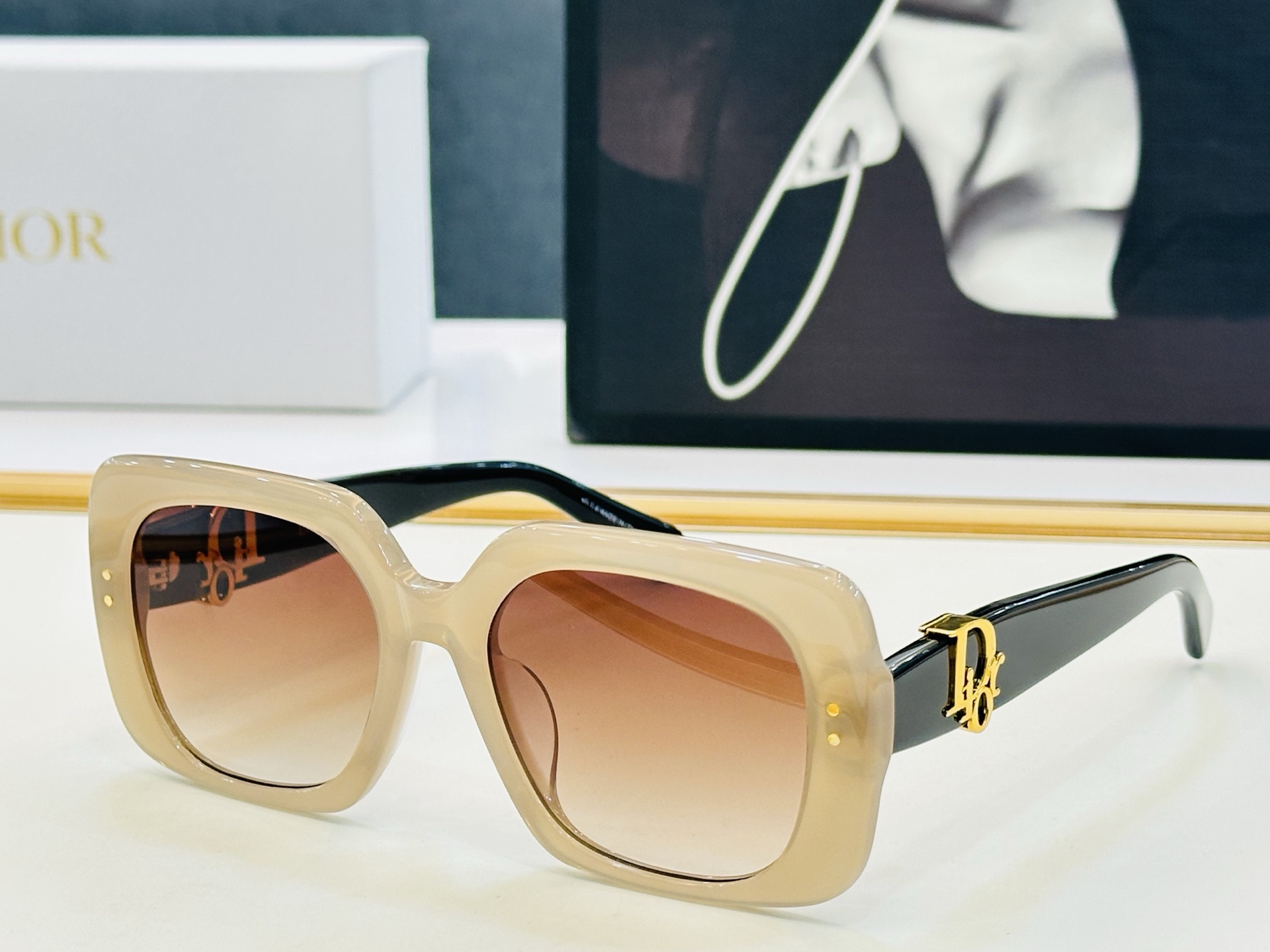 🔻🔻🔻DIO* 迪家 S1I Size：54口19-140 春夏款墨镜 😎🔆 J搭配镜腿精致 质量上佳