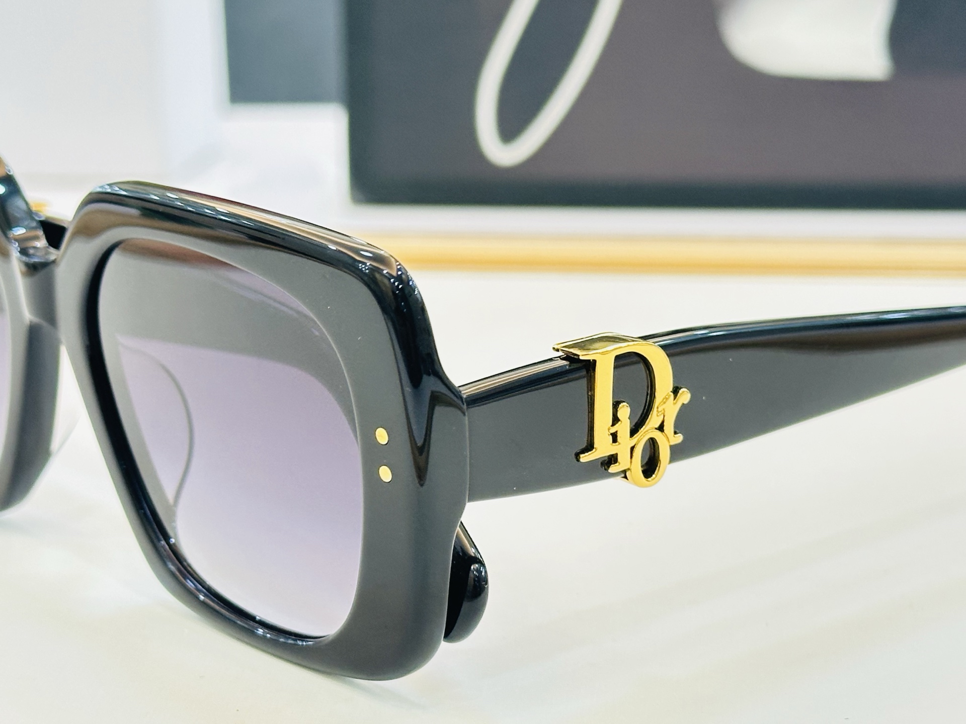 🔻🔻🔻DIO* 迪家 S1I Size：54口19-140 春夏款墨镜 😎🔆 J搭配镜腿精致 质量上佳