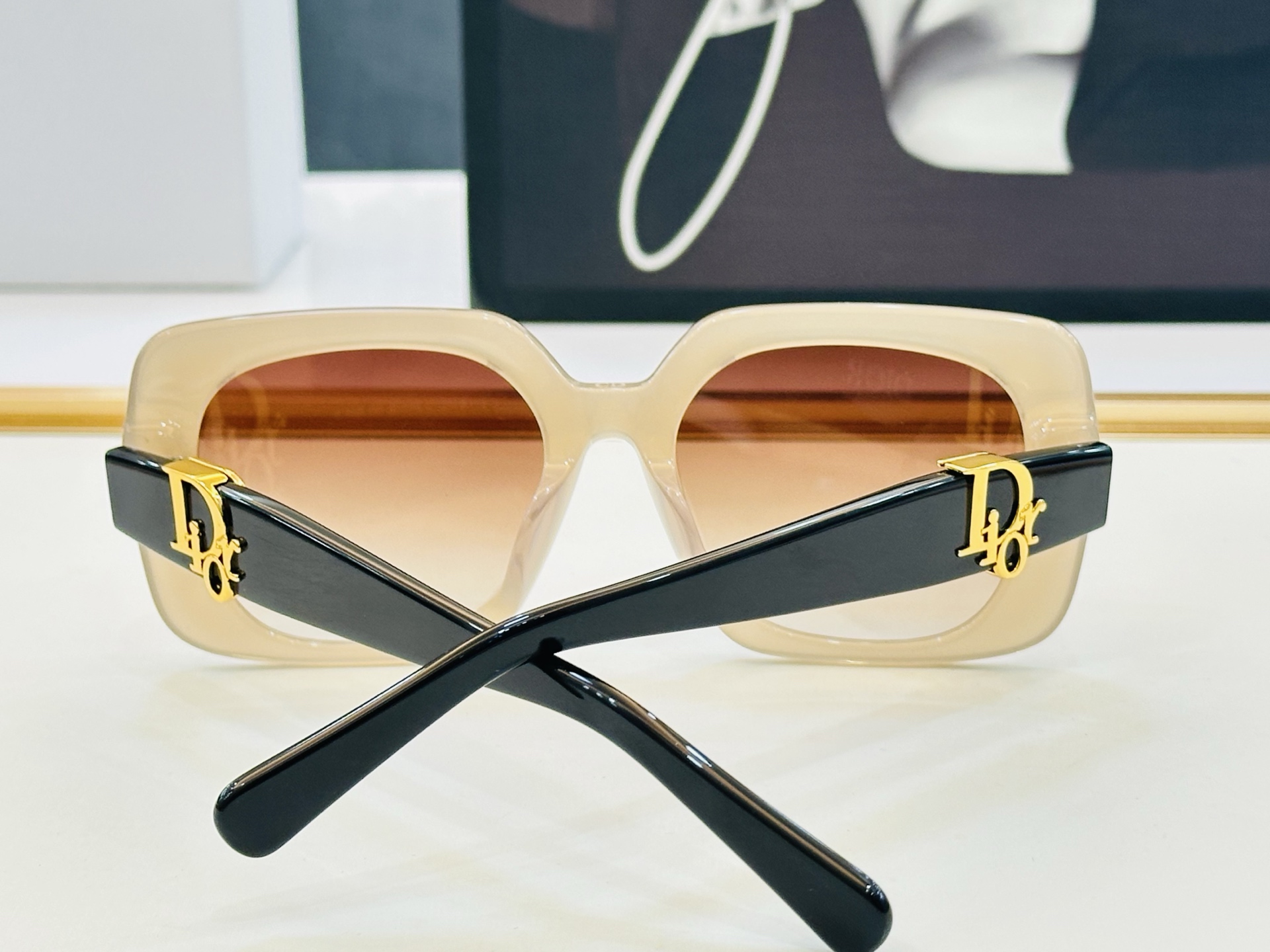 🔻🔻🔻DIO* 迪家 S1I Size：54口19-140 春夏款墨镜 😎🔆 J搭配镜腿精致 质量上佳