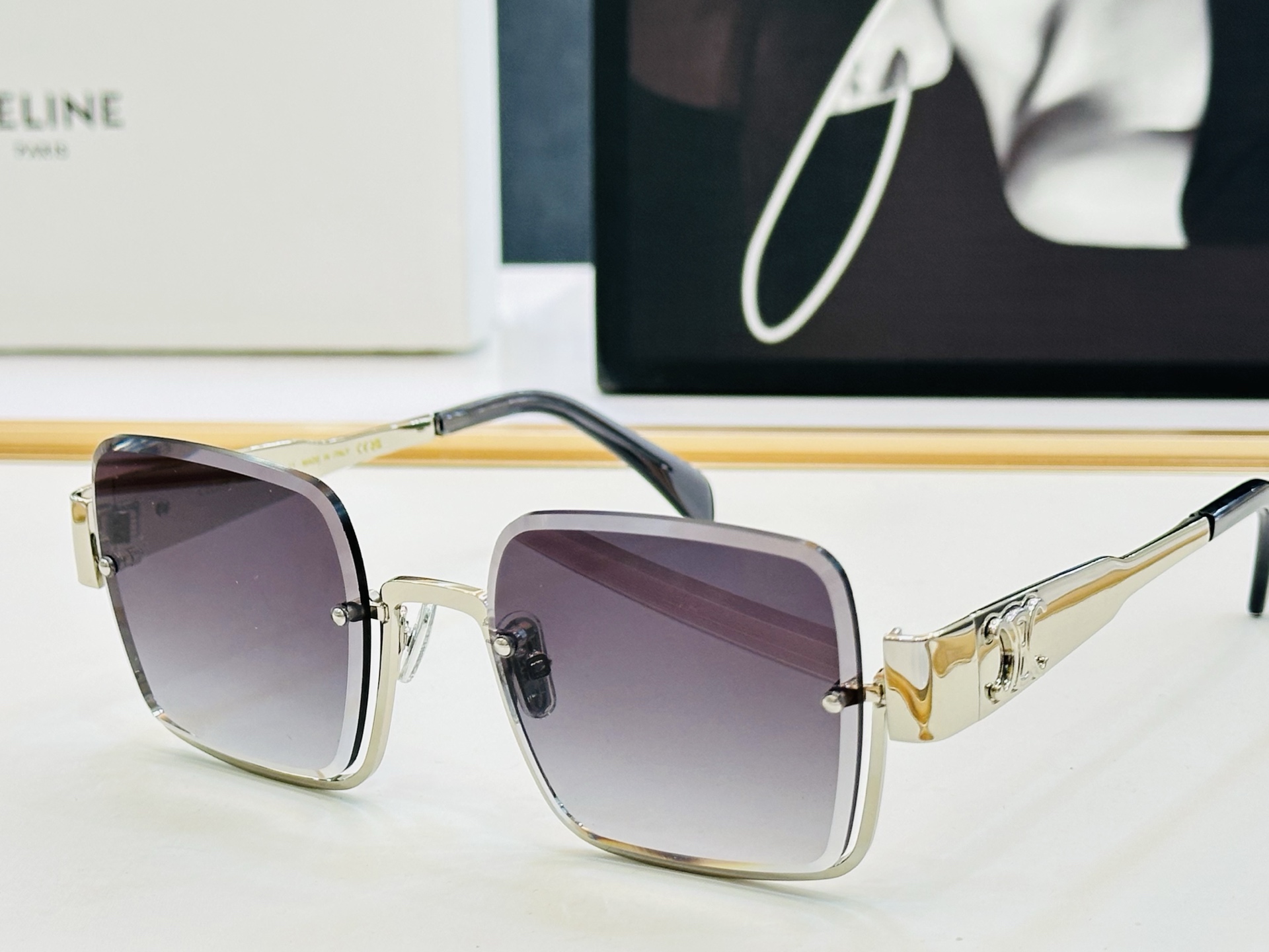 【CELINE】赛琳 CL42133U Size：53口21-145  一直热销的款式 欧美风 光泽度好