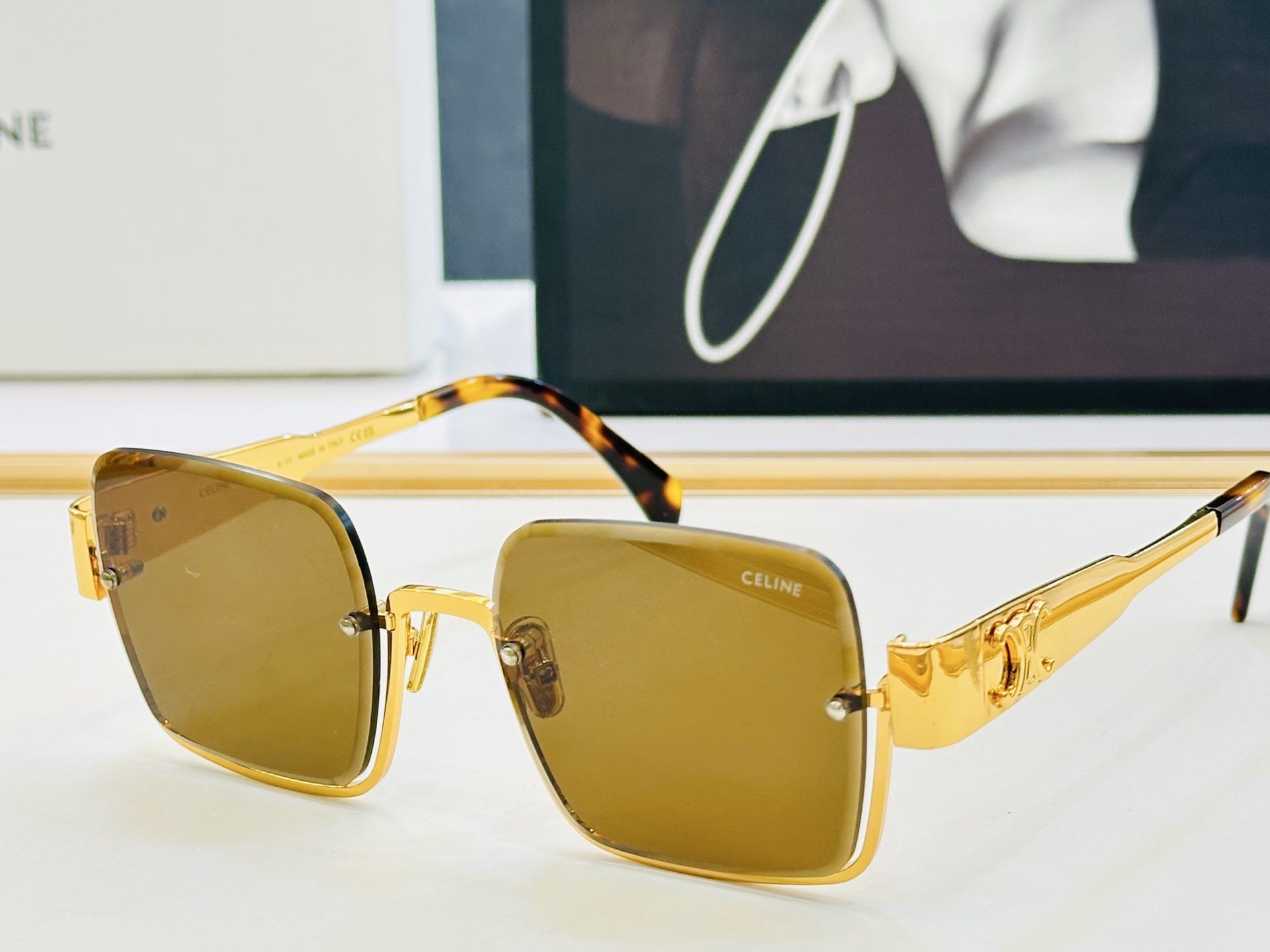 【CELINE】赛琳 CL42133U Size：53口21-145  一直热销的款式 欧美风 光泽度好