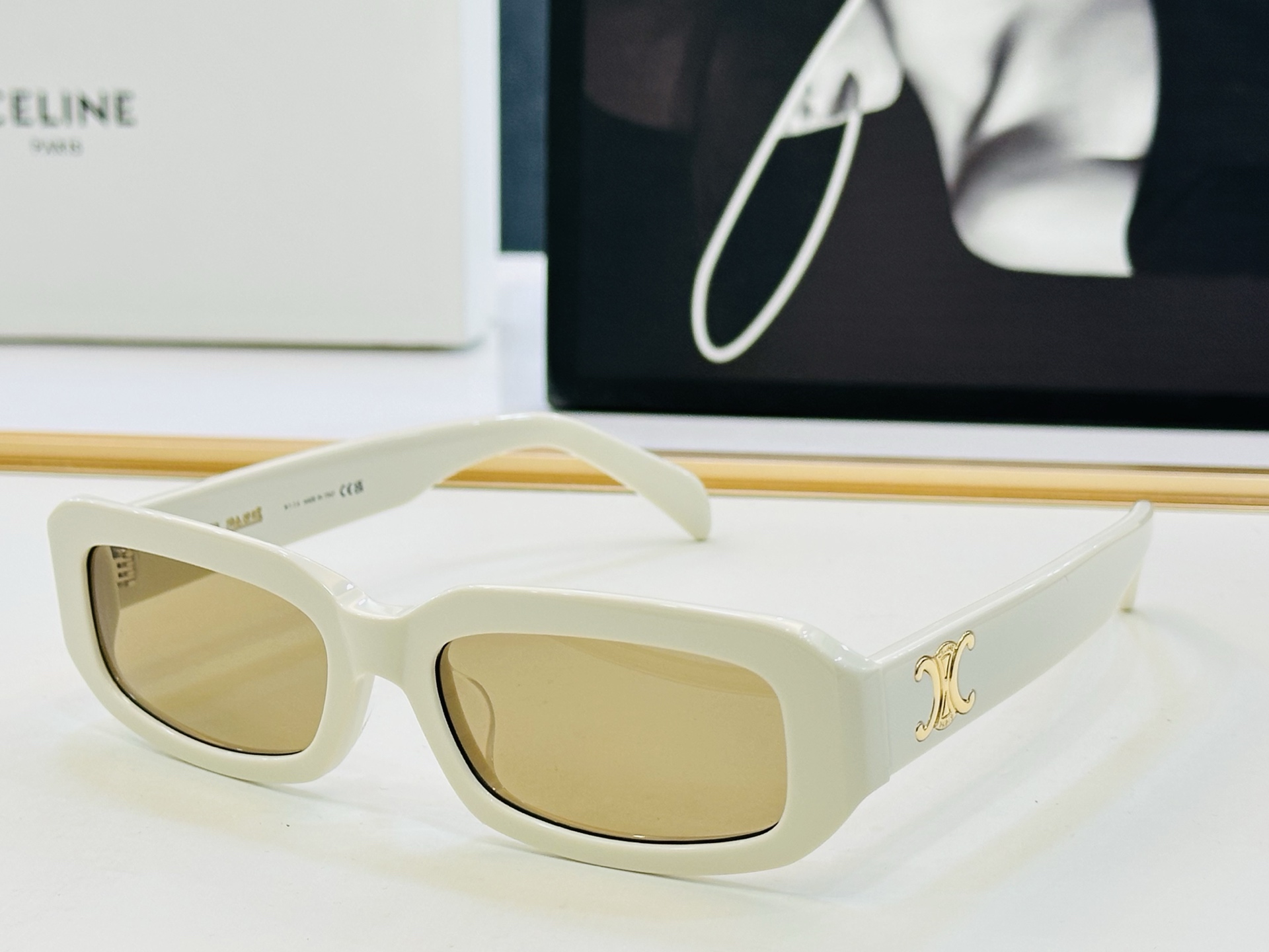 【CELINE】赛琳 CL40335U Size：52口19-145 一直热销的款式，欧美风 光泽度好 