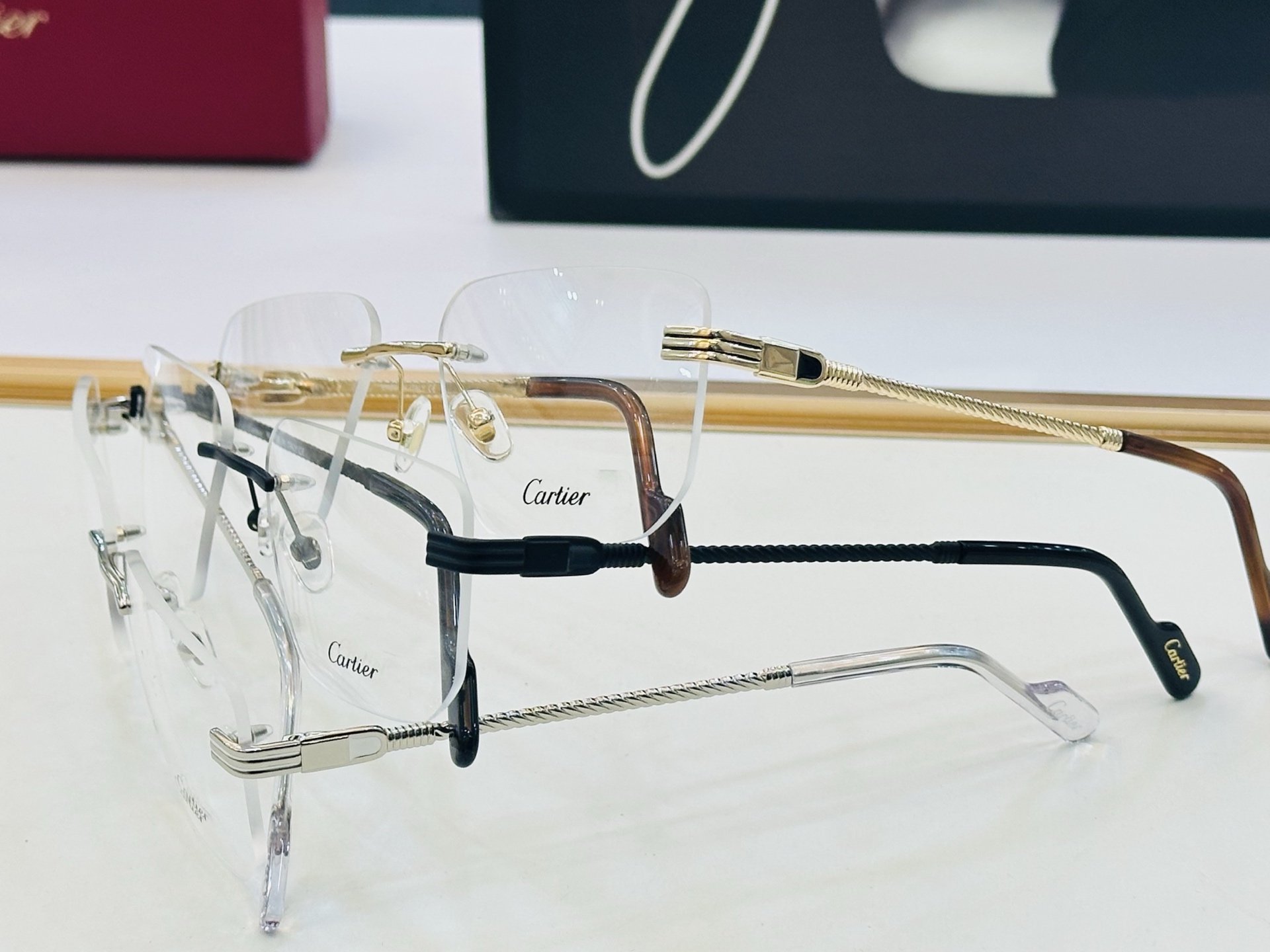 Cartier-卡家 ✨CT0548S Size：56口19-145 不挑脸型 简约大气 时尚休闲 👌👃