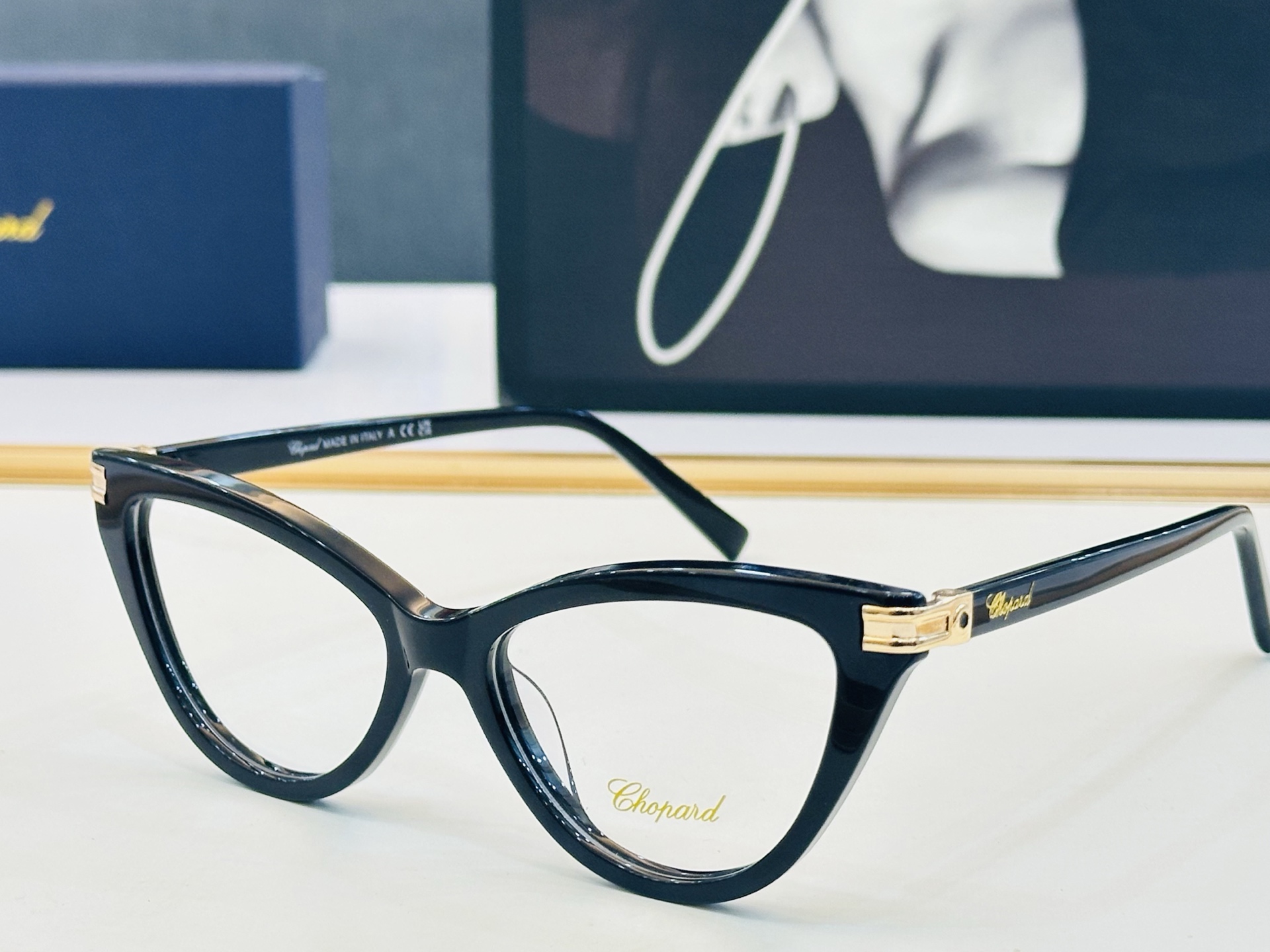NO:866211,Original Chopard MODEL: VCH742 Size 54 mouth 17-145 with modern and fashionable design style H optical frame glasses sunglasses sunglasses, glasses, chopard19860909原版 Chopard肖邦 MODEL: VCH742 Size54口17-145 以现代时尚的设计风格 H配光架 眼镜墨镜太阳镜,眼镜,chopard,glasses