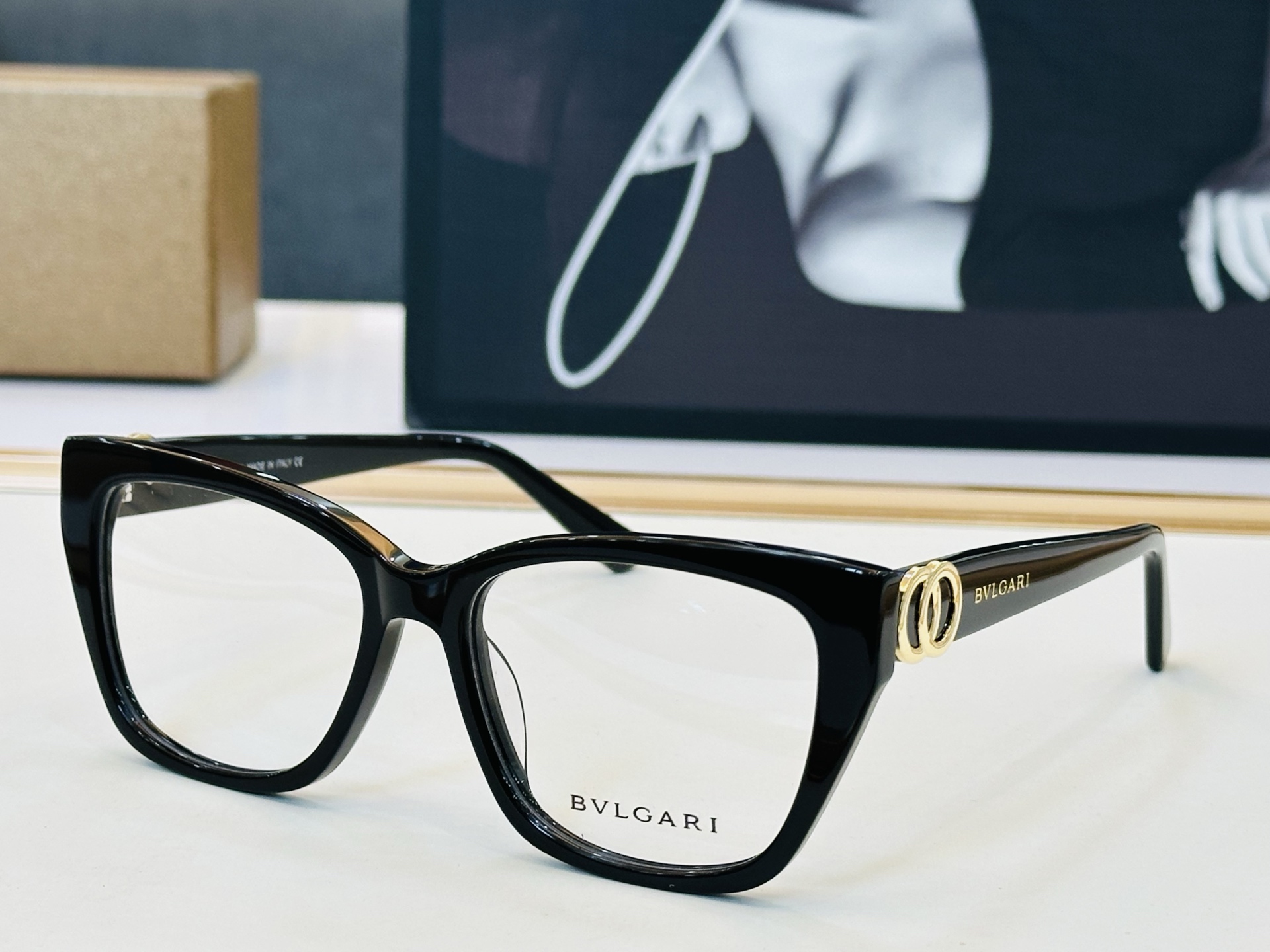 NO:866270,The model is also sold on the official website. BV50088 Size 53, 17-145, absolutely must buy, the quality is perfect, L must-have for going out, glasses, sunglasses, sunglasses, glasses, bottega veneta19860909款 官网同售 宝格家 BV50088 Size 53口17-145 绝对要买品质非常完美 L出街必备 眼镜墨镜太阳镜,眼镜,bottega veneta,glasses