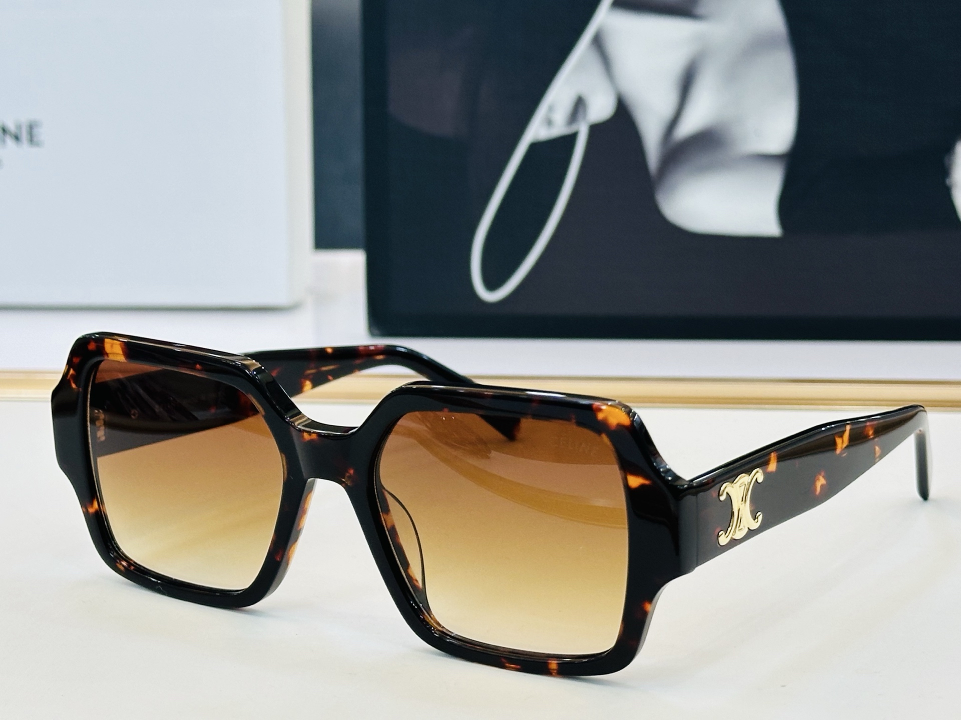 【CELINE】赛琳 CL50131  Size：54口19-145 一直热销的款式 质感强  L工艺超