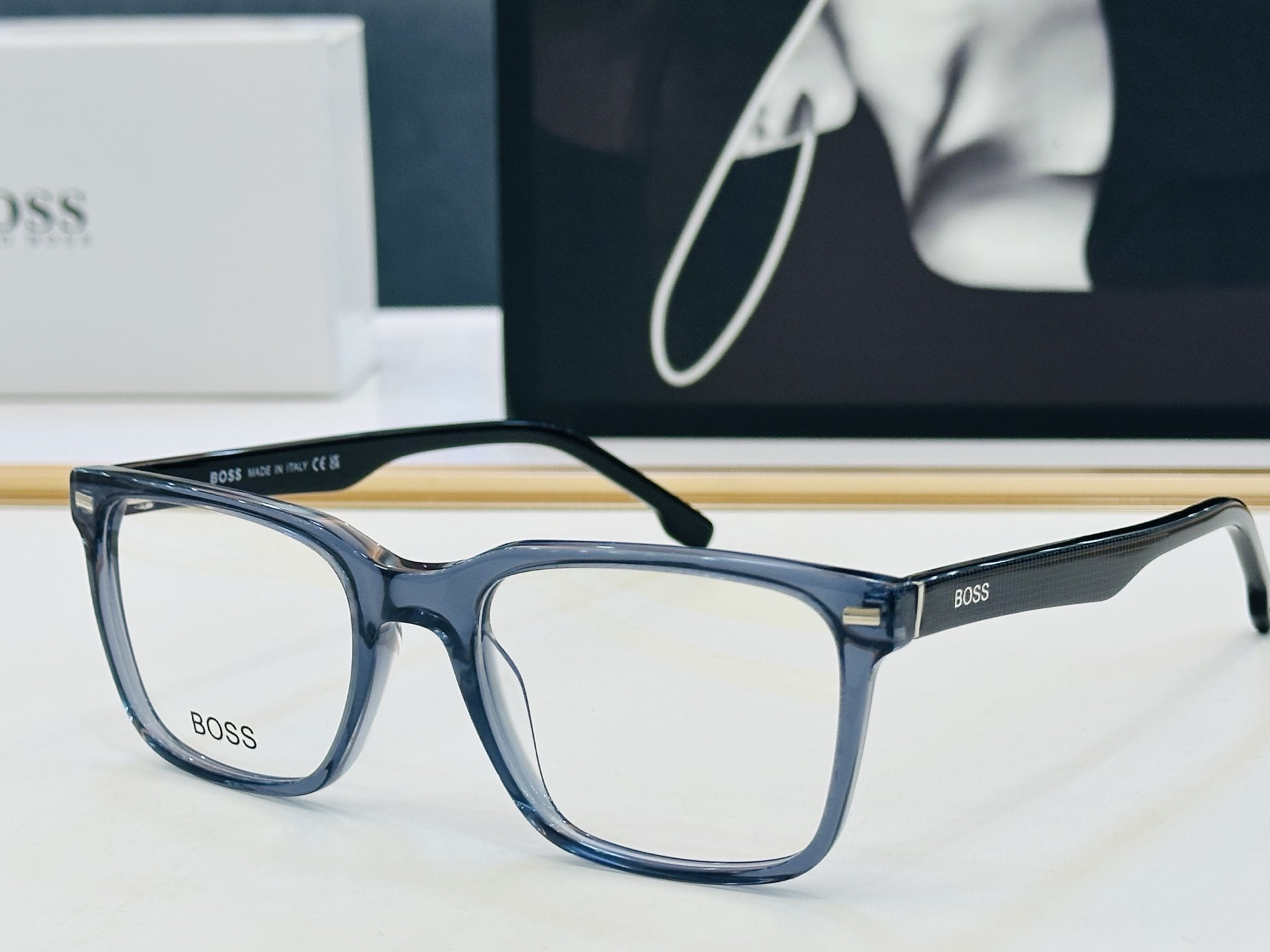 🆕 BOSS 1841 Size：53口19-145   🕶🕶💋💋👣👣  不挑脸 🍁经典不过时框型 L品