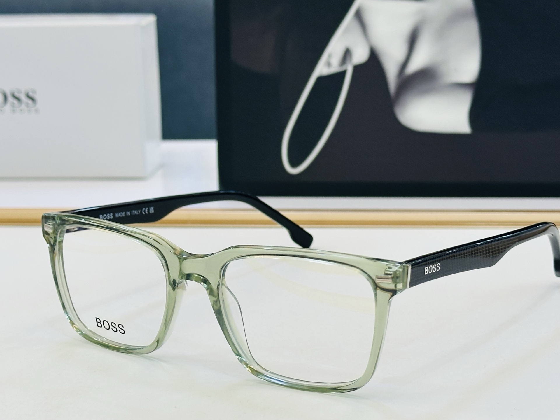 🆕 BOSS 1841 Size：53口19-145   🕶🕶💋💋👣👣  不挑脸 🍁经典不过时框型 L品