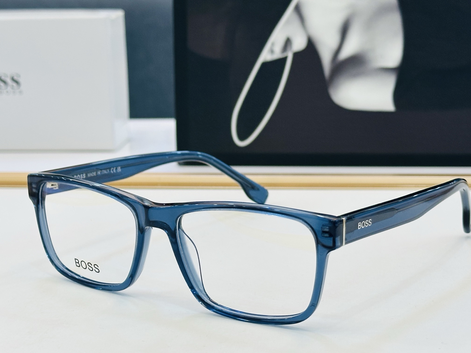 🆕 BOSS 1762 Size：56口17-145   🕶🕶💋💋👣👣  不挑脸 🍁经典不过时框型 L品