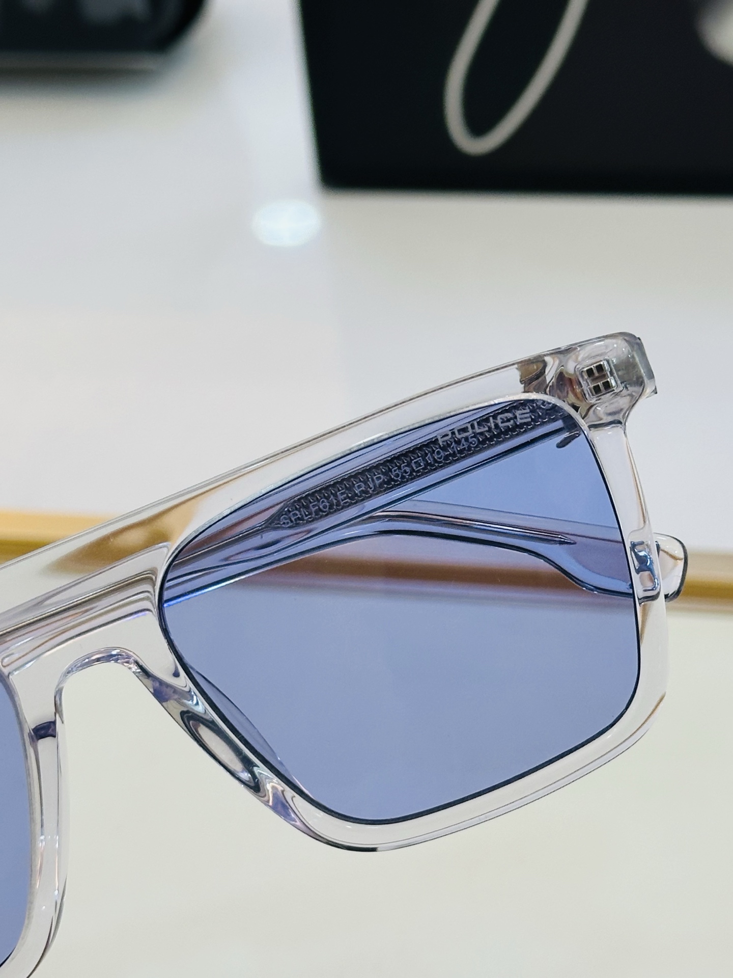 🆕警察 POLICE SPLF61E Size：55口19-145 💫💫时尚舒适  💍L超轻