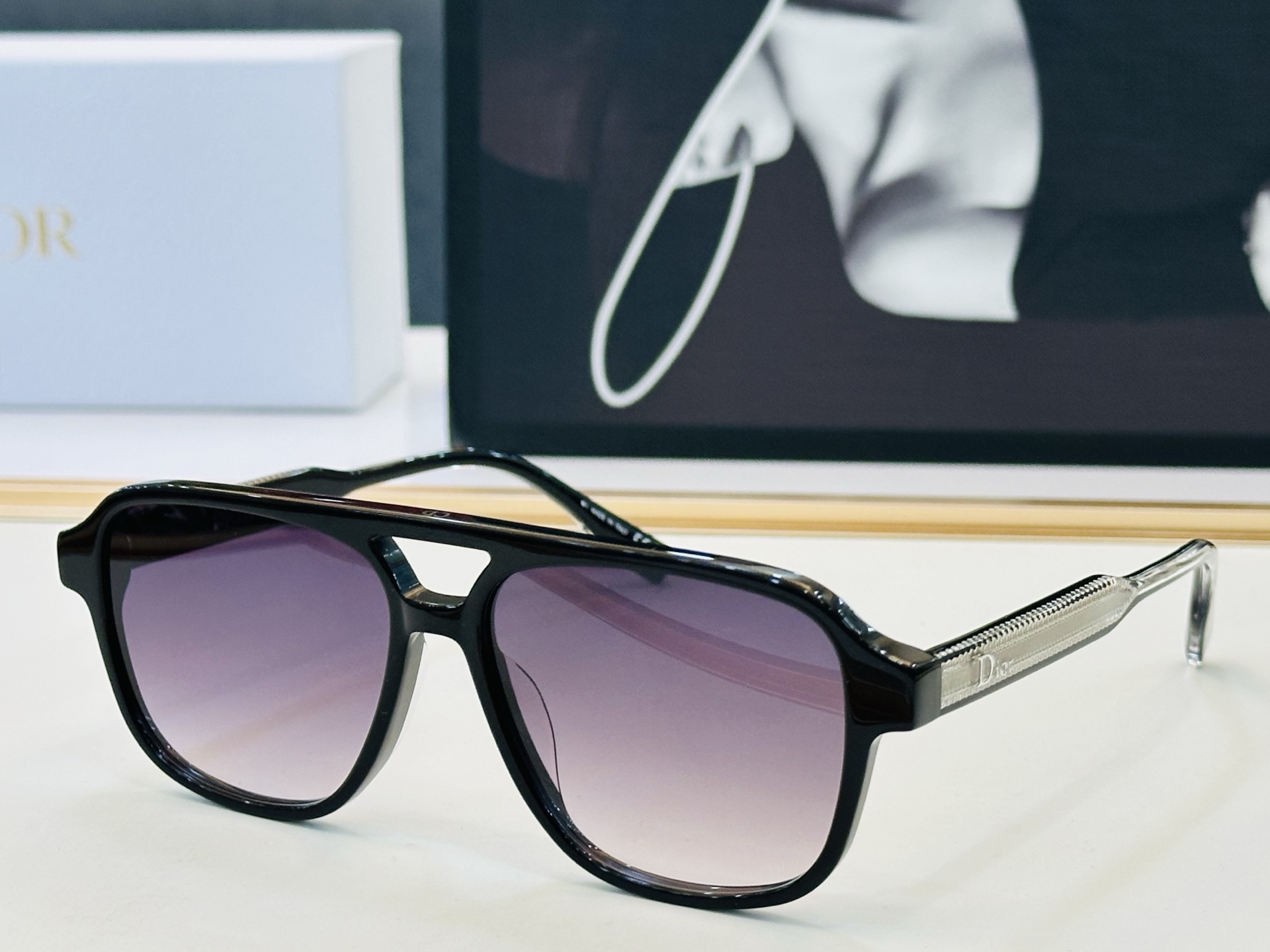 🔻🔻🔻DIO* CDICon A1I 迪家 Size：56口14-145  😎🔆。。搭配镜腿精致配饰 F