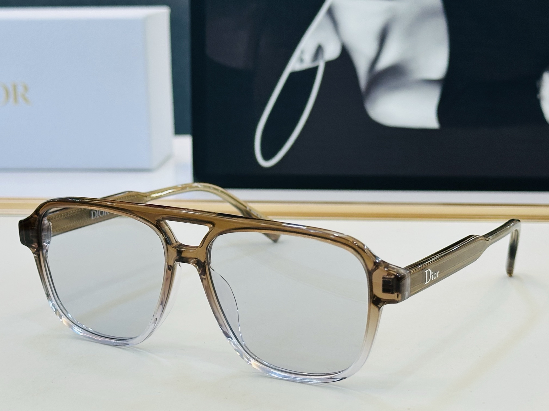 🔻🔻🔻DIO* CDICon A1I 迪家 Size：56口14-145  😎🔆。。搭配镜腿精致配饰 F
