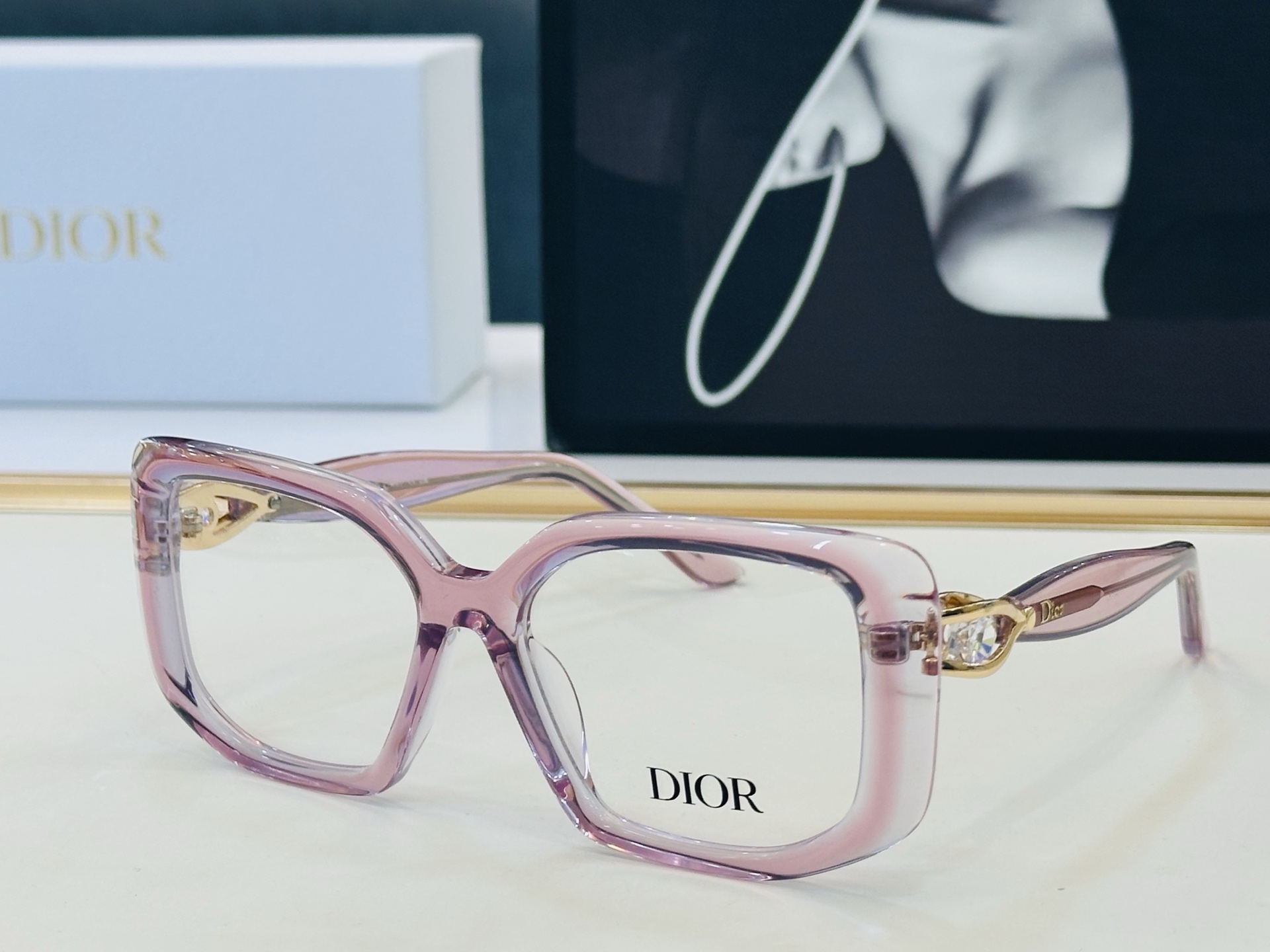 推荐 Dio* 迪家 CD5579 Size：54口17-145 时尚达人超爱💞 H时尚百搭 配光架