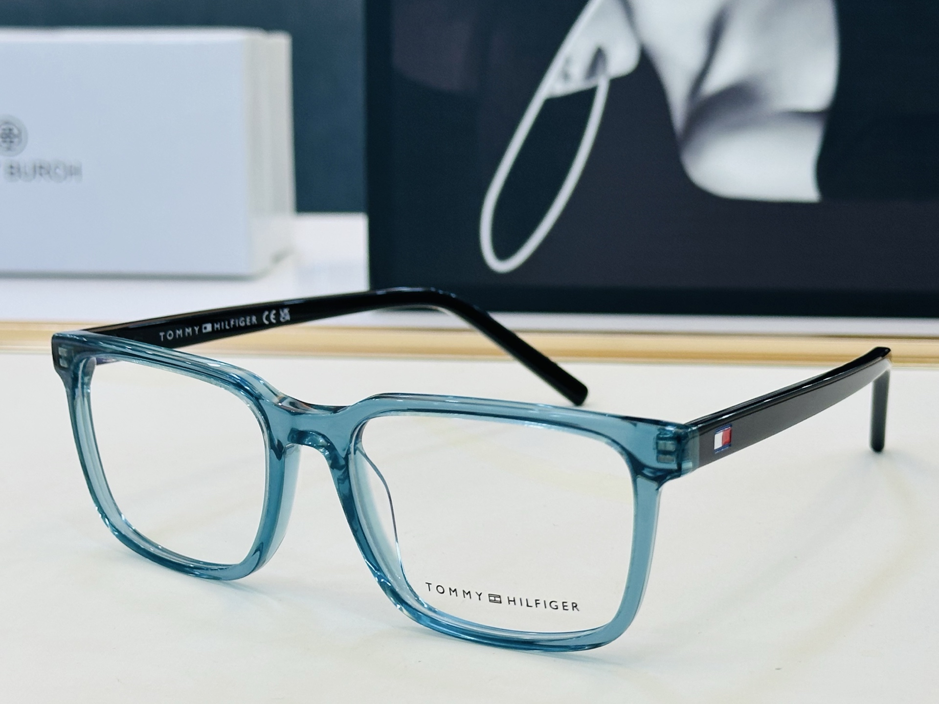 官网同步发售TOMMY HILFIGER 板材框 TH2246 SIZE：53口17-145 L简单大气