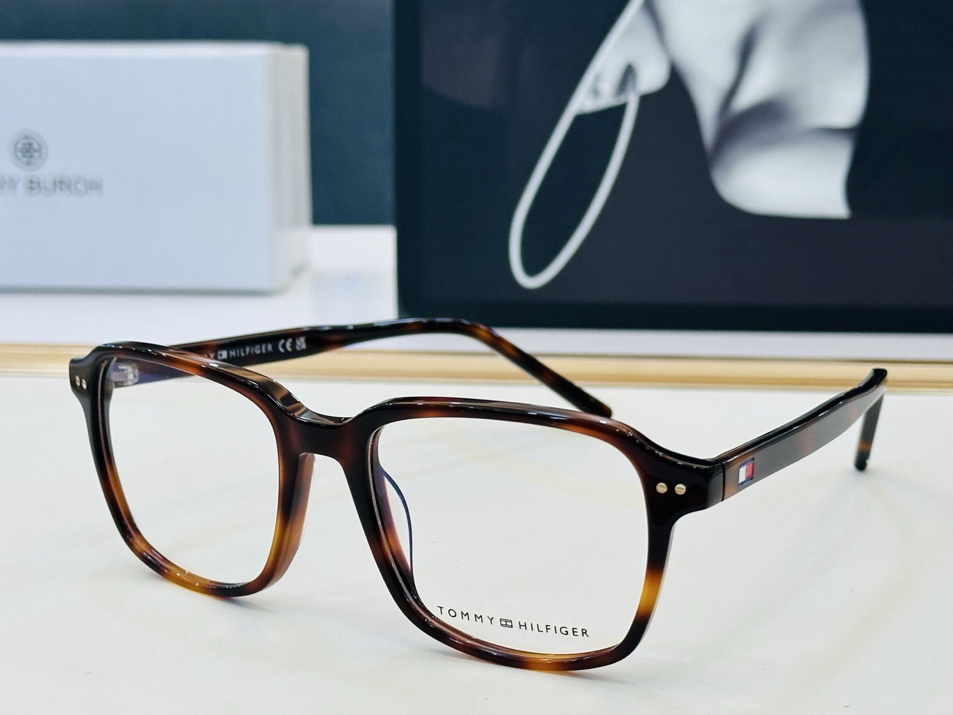 官网同步发售TOMMY HILFIGER 板材框 TH2190  SIZE：53口18-145 L简单大