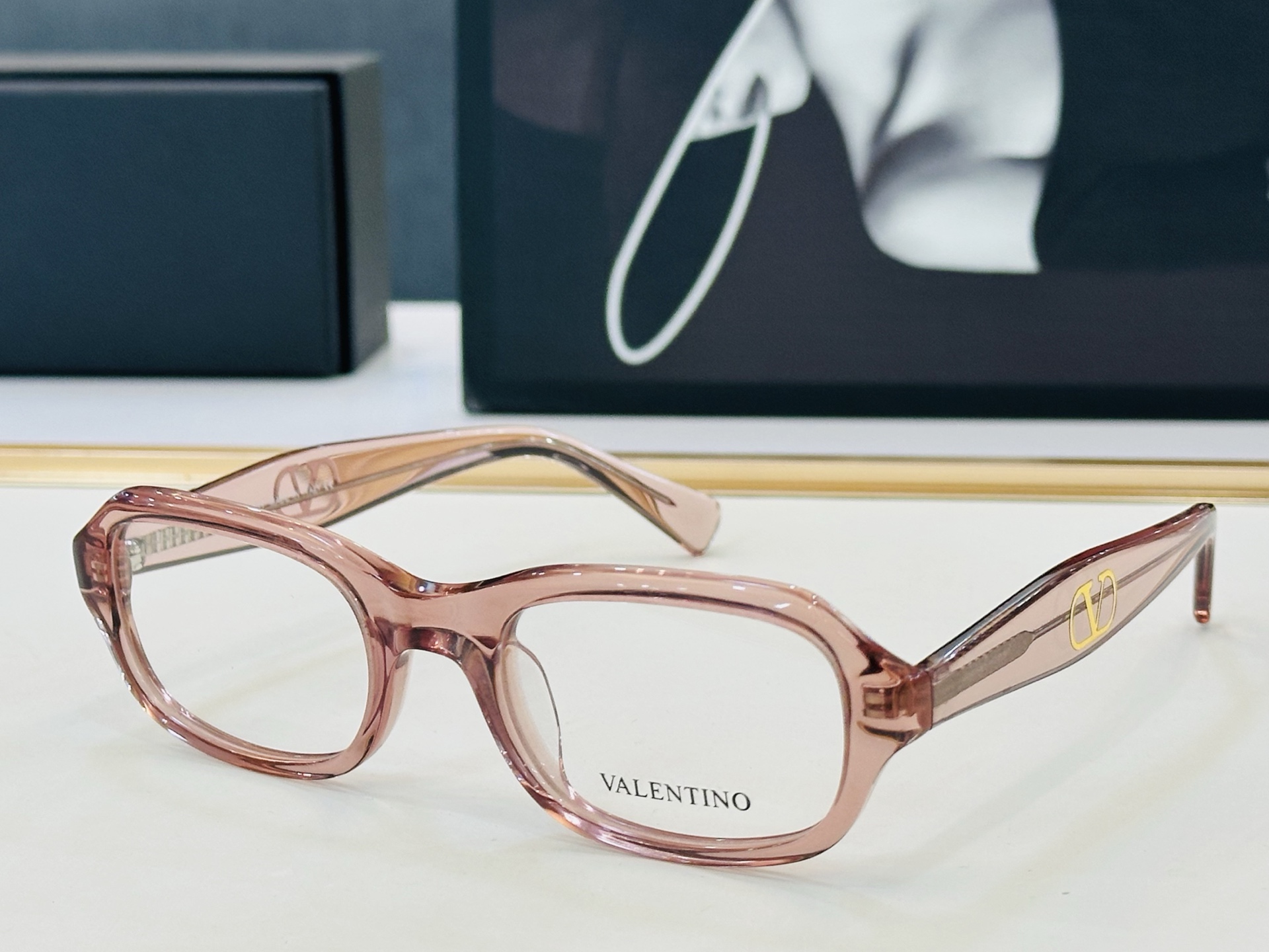 VALENYIN* 华伦天奴 VG00110   Size：51口21-140  🔝🔝流行框架 L😍个性