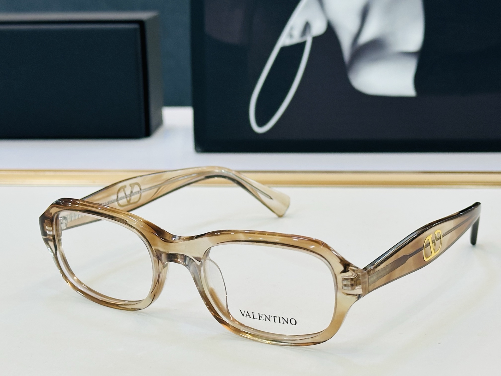 VALENYIN* 华伦天奴 VG00110   Size：51口21-140  🔝🔝流行框架 L😍个性