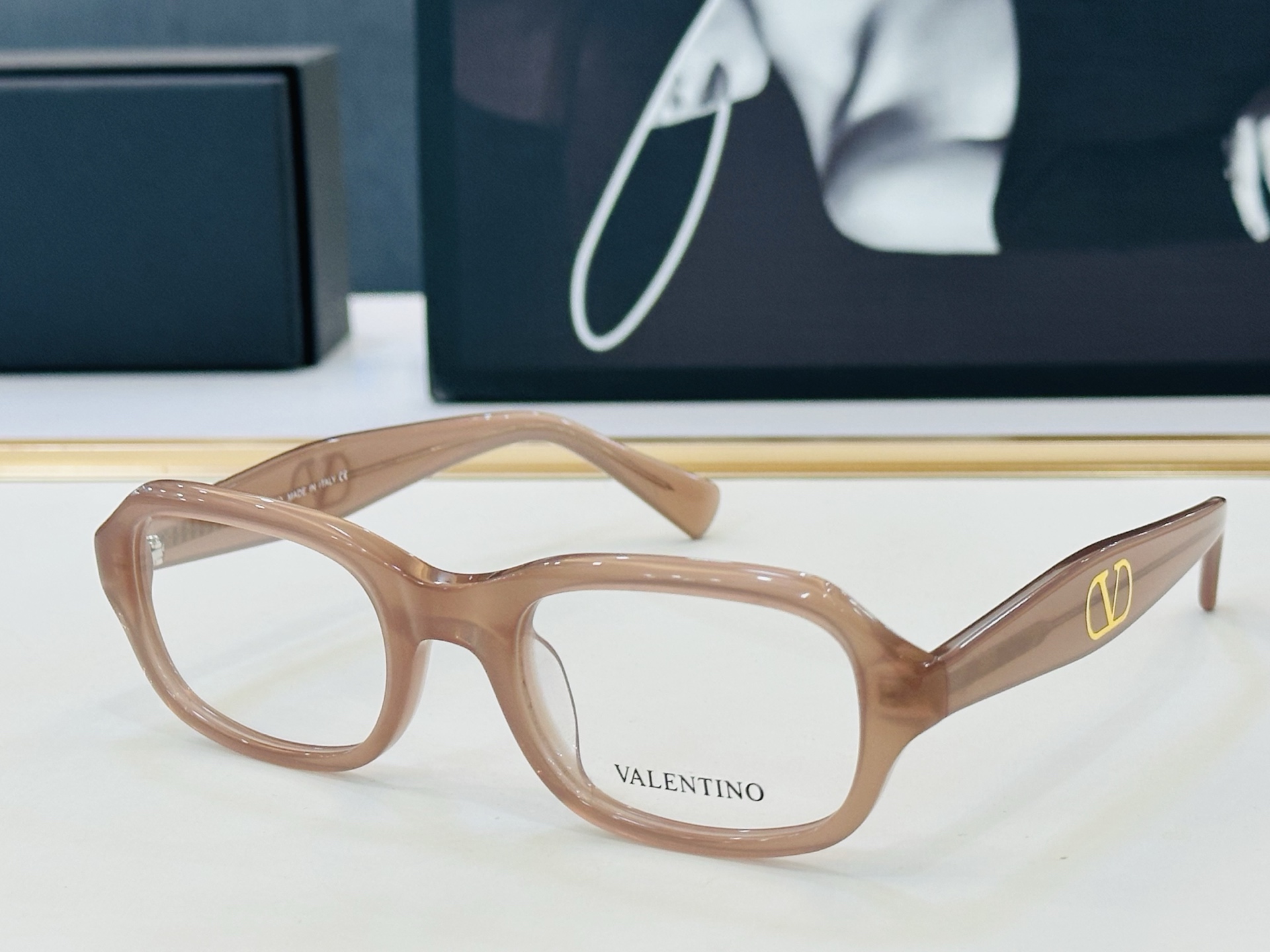 VALENYIN* 华伦天奴 VG00110   Size：51口21-140  🔝🔝流行框架 L😍个性