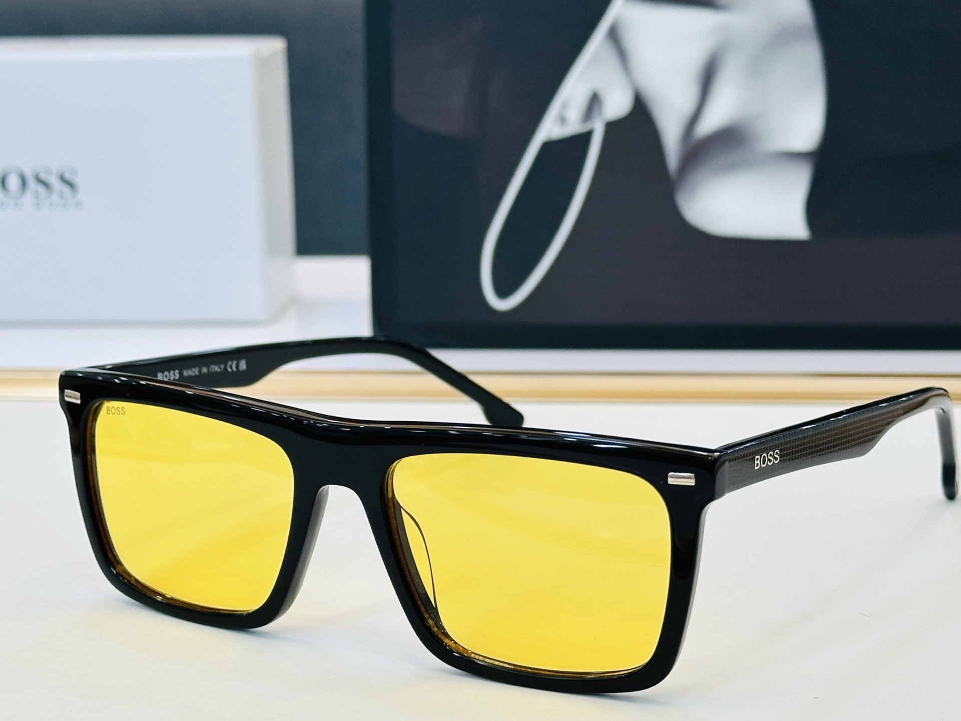 🆕 BOSS 1765  Size：55口18-145 🕶🕶💋💋👣👣  高品质 不挑脸 经典不过时框型 