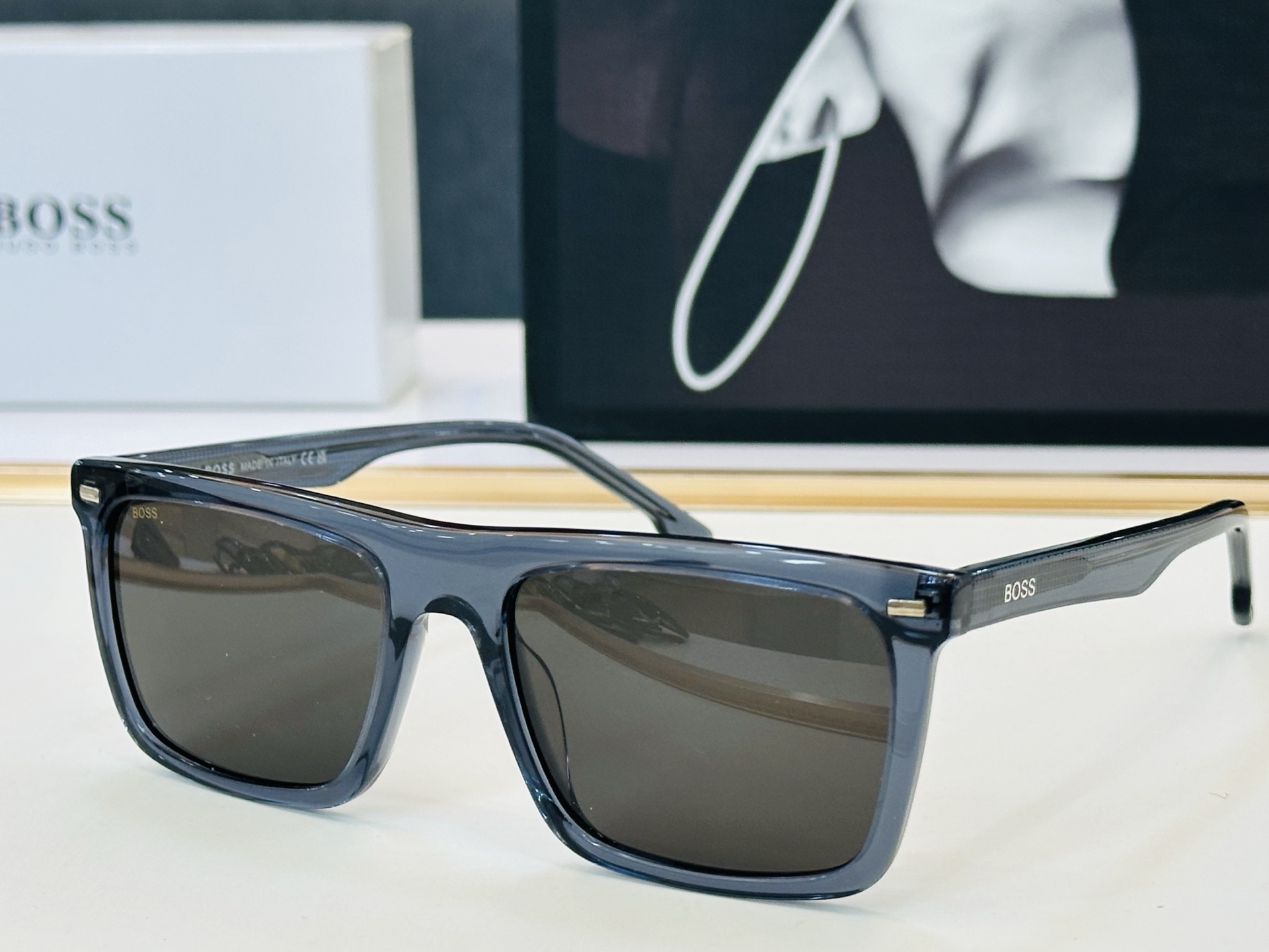 🆕 BOSS 1765  Size：55口18-145 🕶🕶💋💋👣👣  高品质 不挑脸 经典不过时框型 