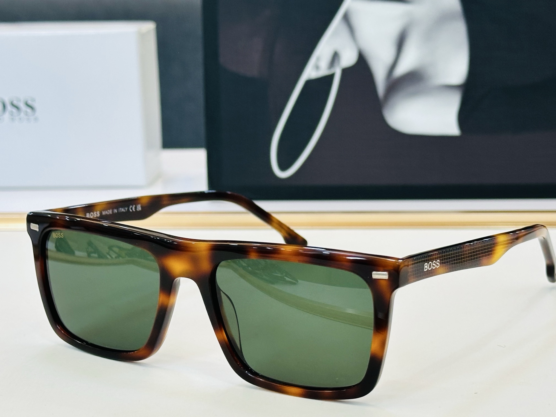 🆕 BOSS 1765  Size：55口18-145 🕶🕶💋💋👣👣  高品质 不挑脸 经典不过时框型 