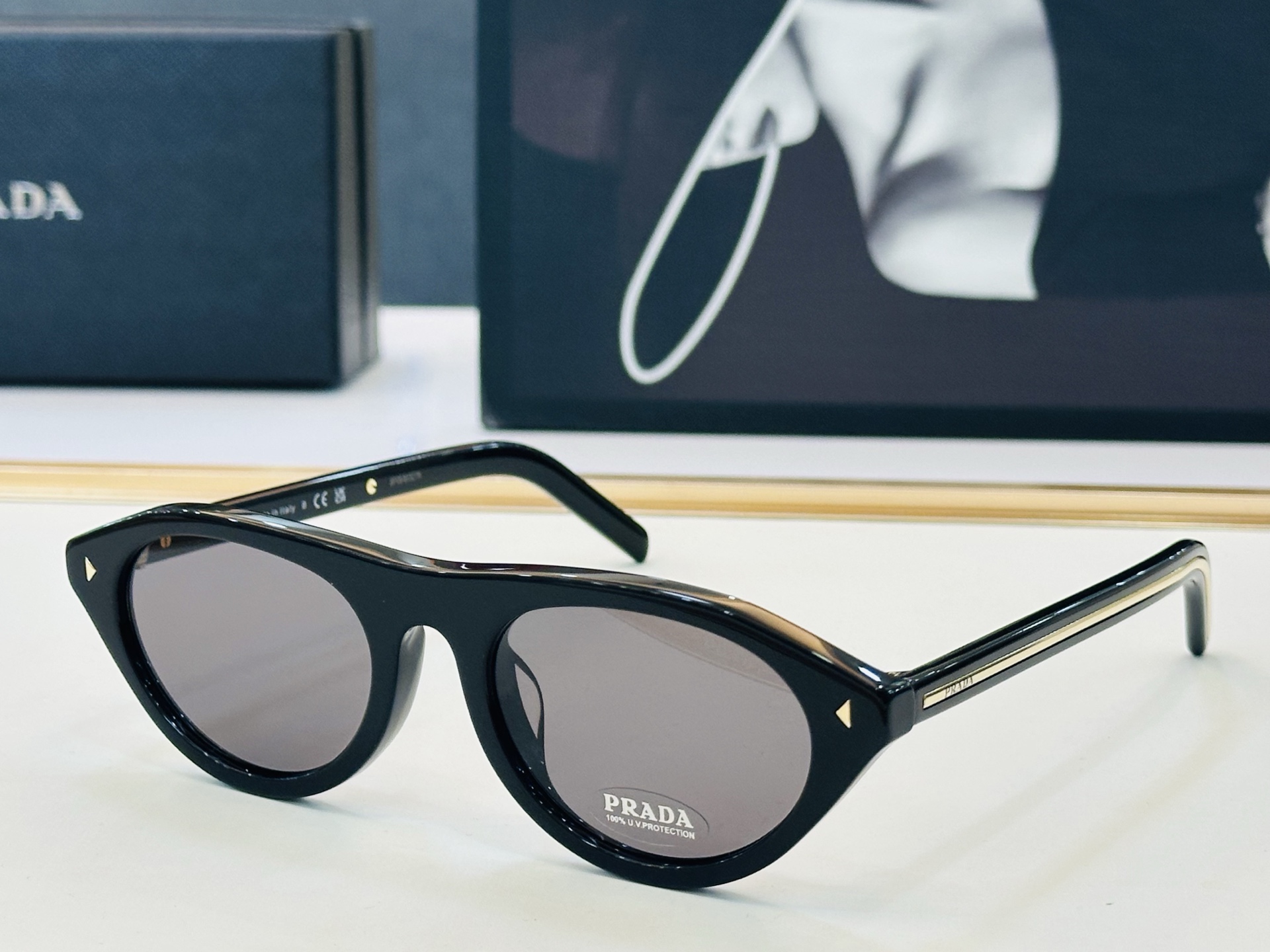 NO:897425,PRAD*Pujia PR B15 Size 52 mouth 19-145 glasses series are exquisitely made to highlight your unique personality. H's latest hot style glasses, sunglasses, sunglasses, glasses, prada, prada19860909PRAD*普家 PR B15 Size52口19-145眼镜系列堪称精湛制作 彰显独特个 H最新推出火爆款 眼镜墨镜太阳镜,眼镜,prada,prada,glasses