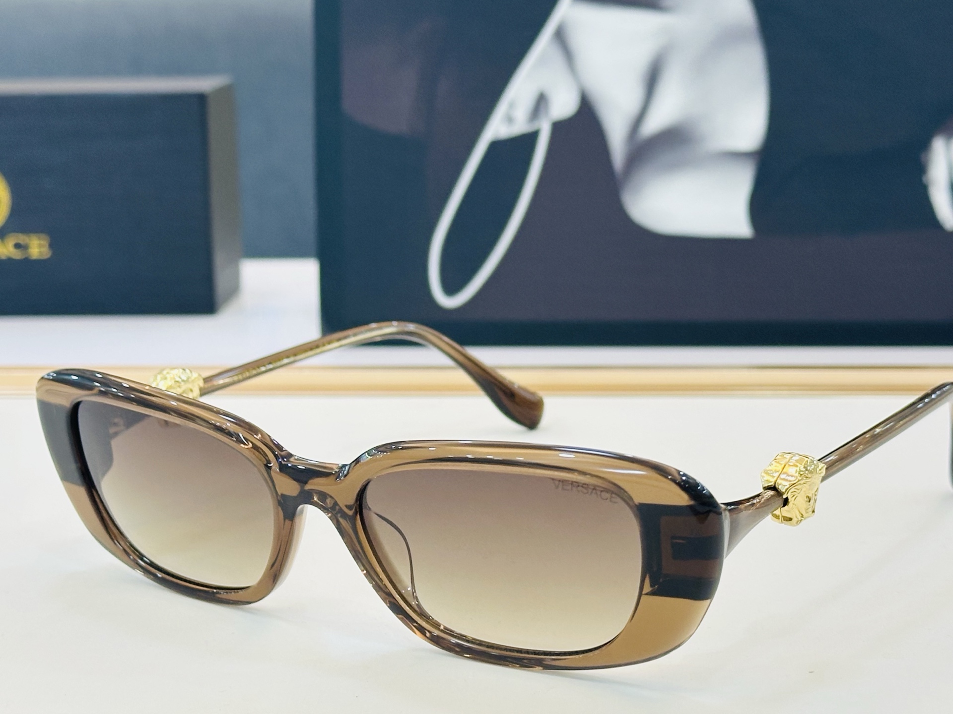🎉🎉范思家 VERSACE✨MOD：VE4504 Size：57口18-145 ✨J有范 