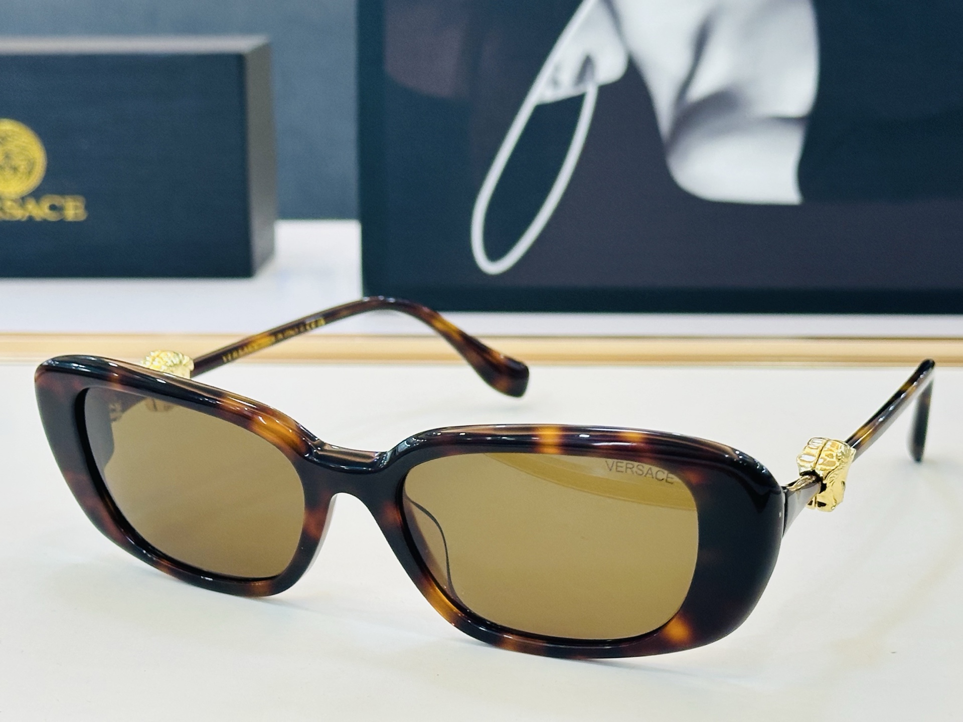 🎉🎉范思家 VERSACE✨MOD：VE4504 Size：57口18-145 ✨J有范 