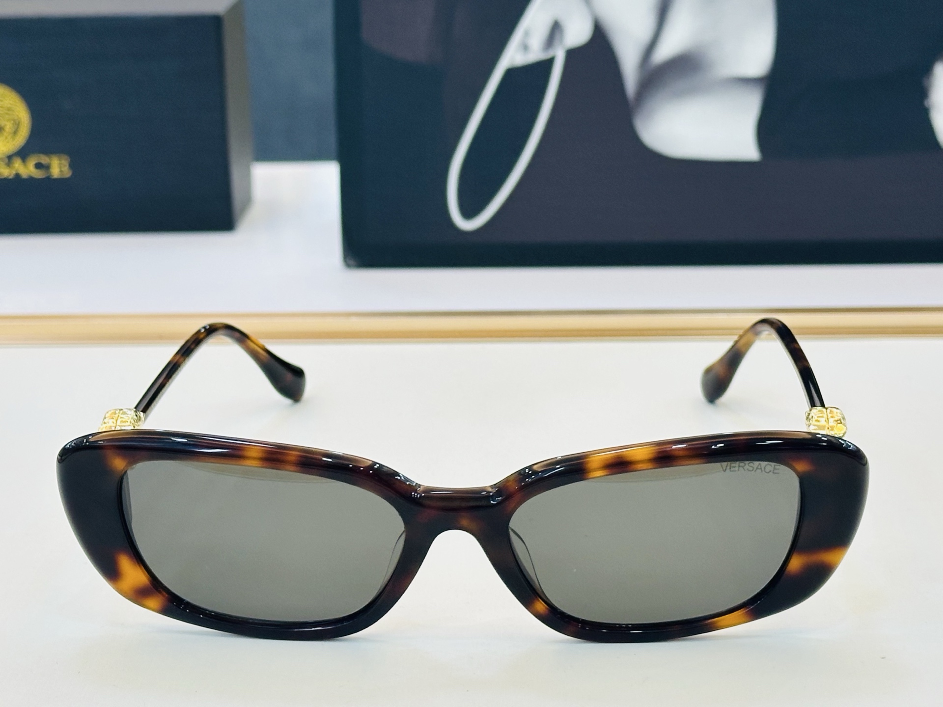 🎉🎉范思家 VERSACE✨MOD：VE4504 Size：57口18-145 ✨J有范 