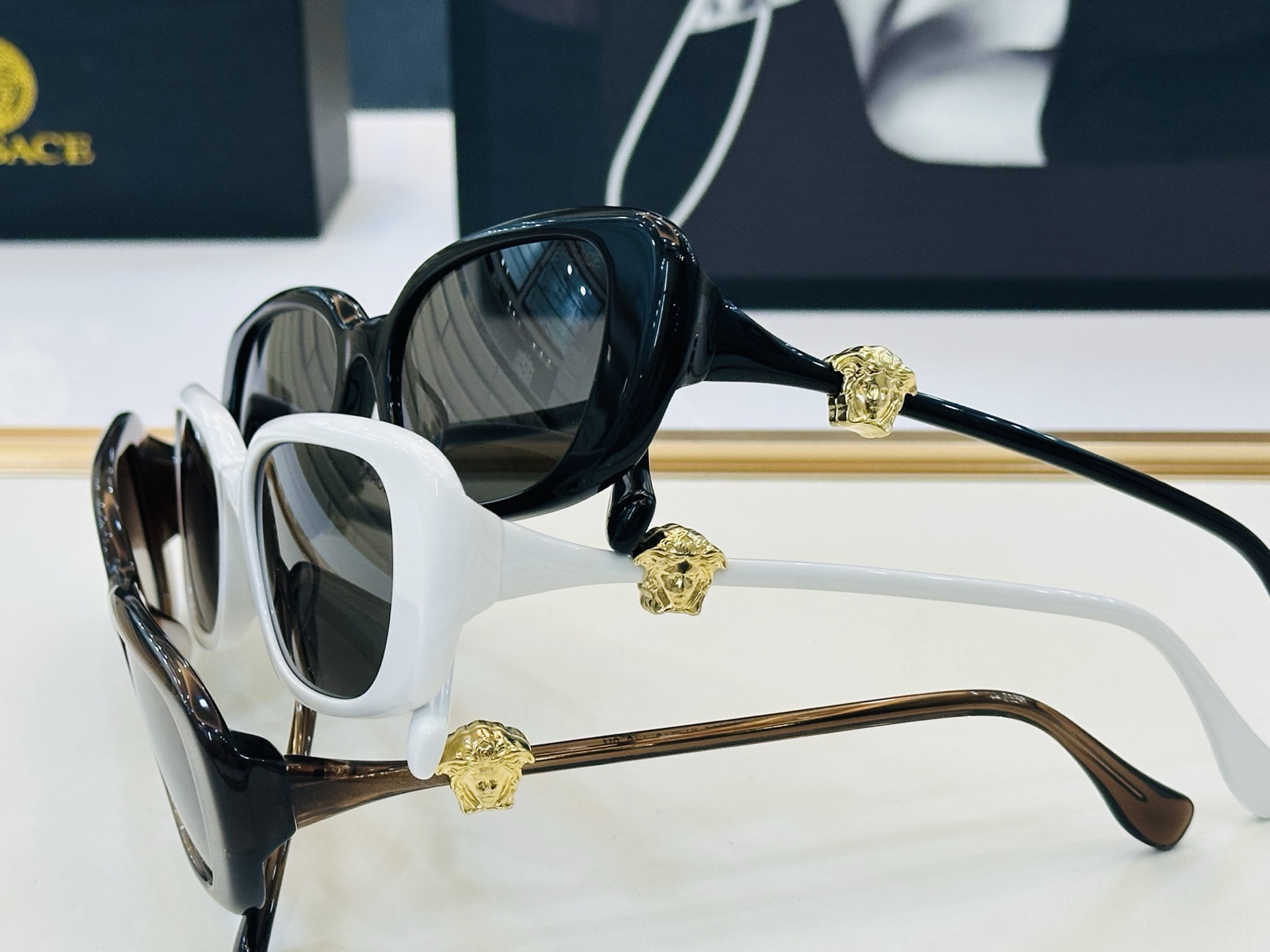 🎉🎉范思家 VERSACE✨MOD：VE4504 Size：57口18-145 ✨J有范 