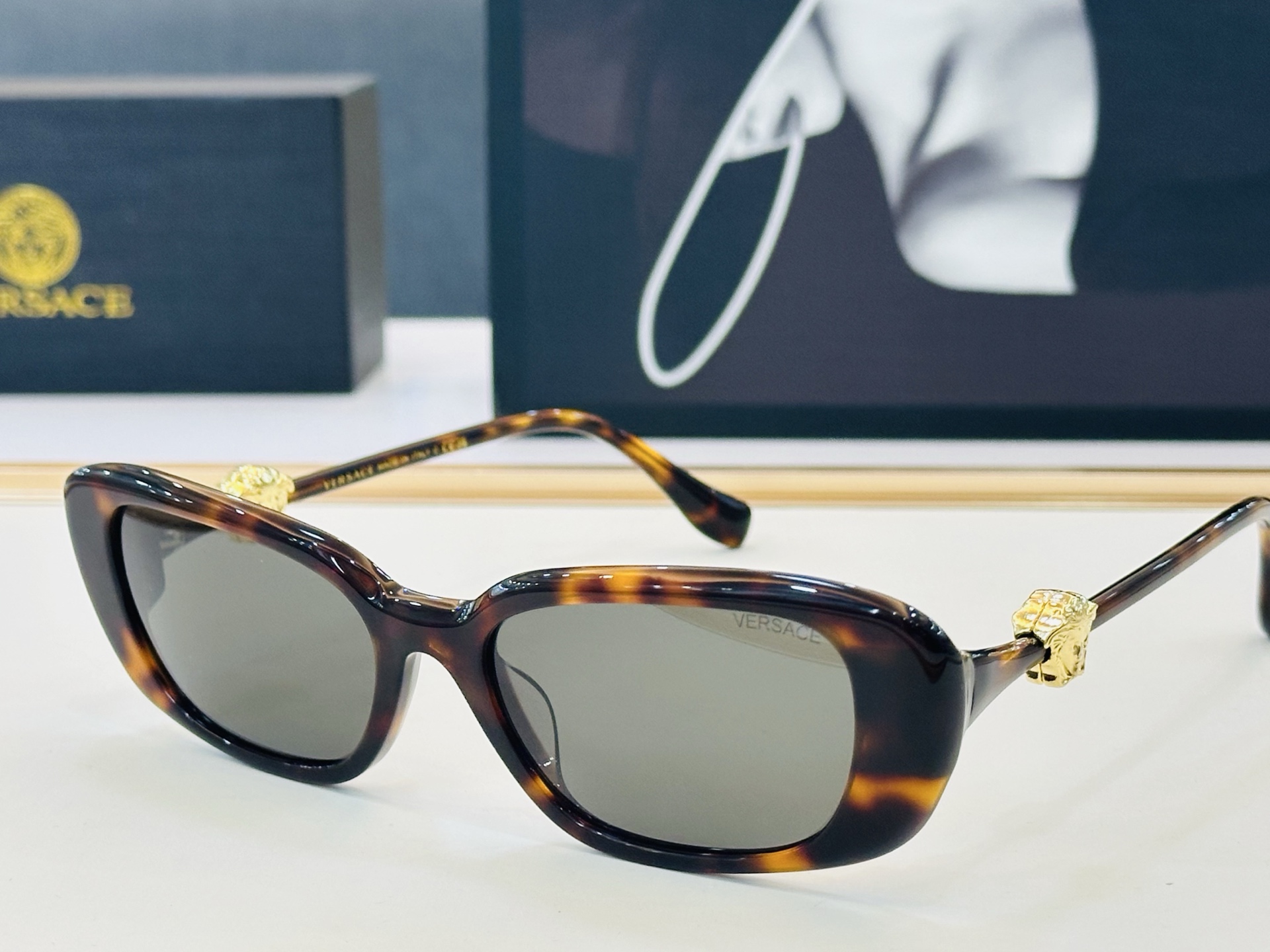 🎉🎉范思家 VERSACE✨MOD：VE4504 Size：57口18-145 ✨J有范 