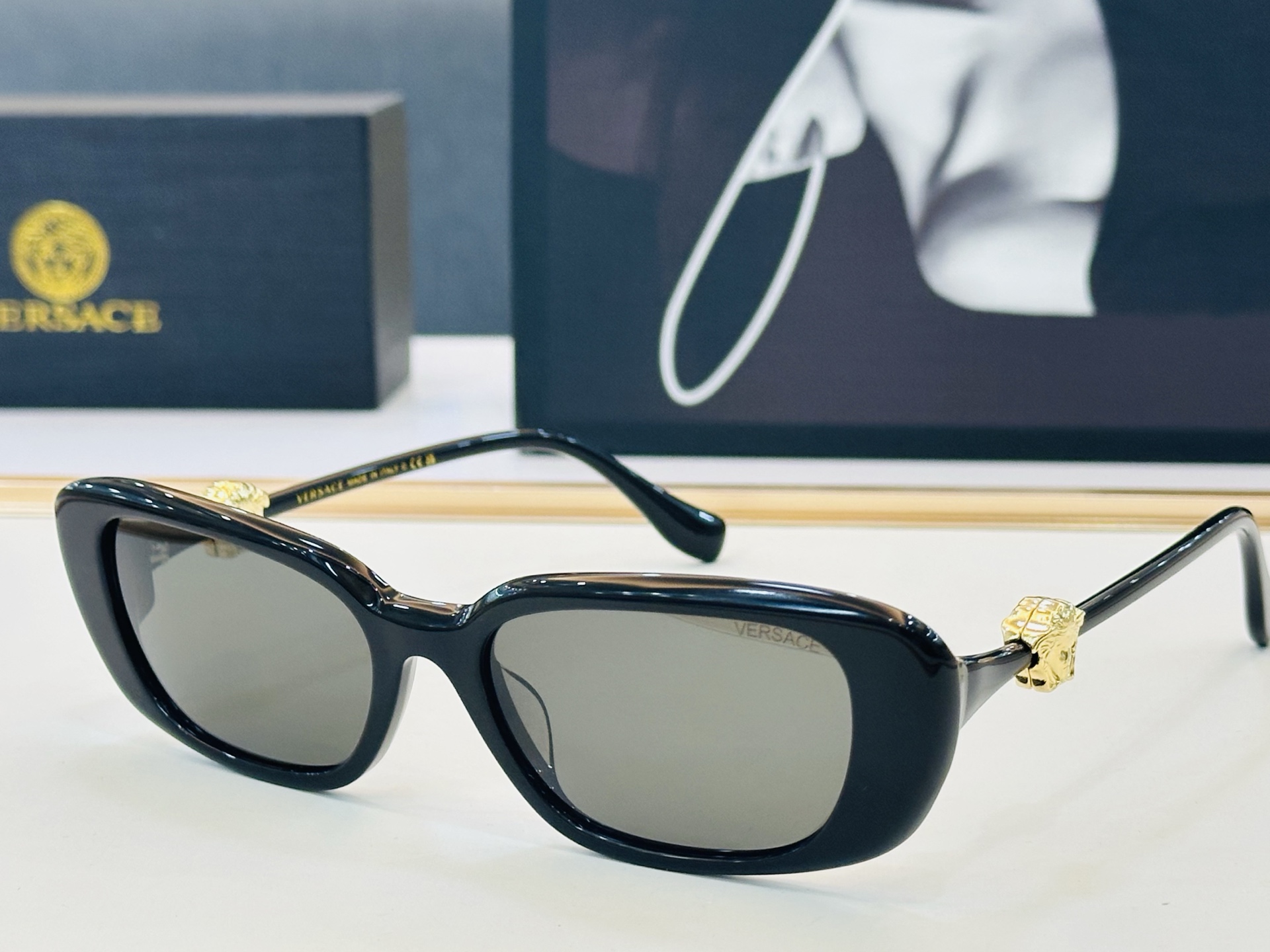 🎉🎉范思家 VERSACE✨MOD：VE4504 Size：57口18-145 ✨J有范 