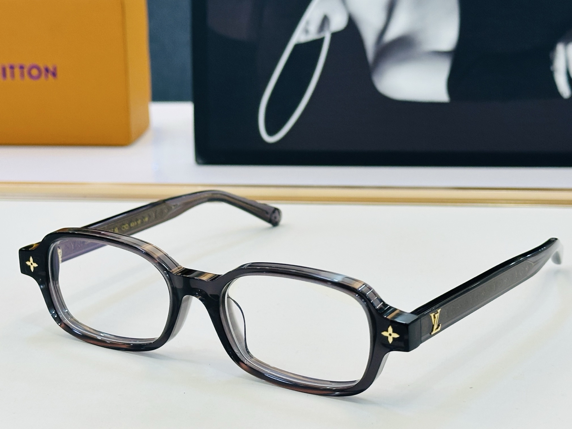 路易家 🎩Z3045W Size：53口18-145 充满活力的 展现独特个性🌟展现大气的你 qj高品质