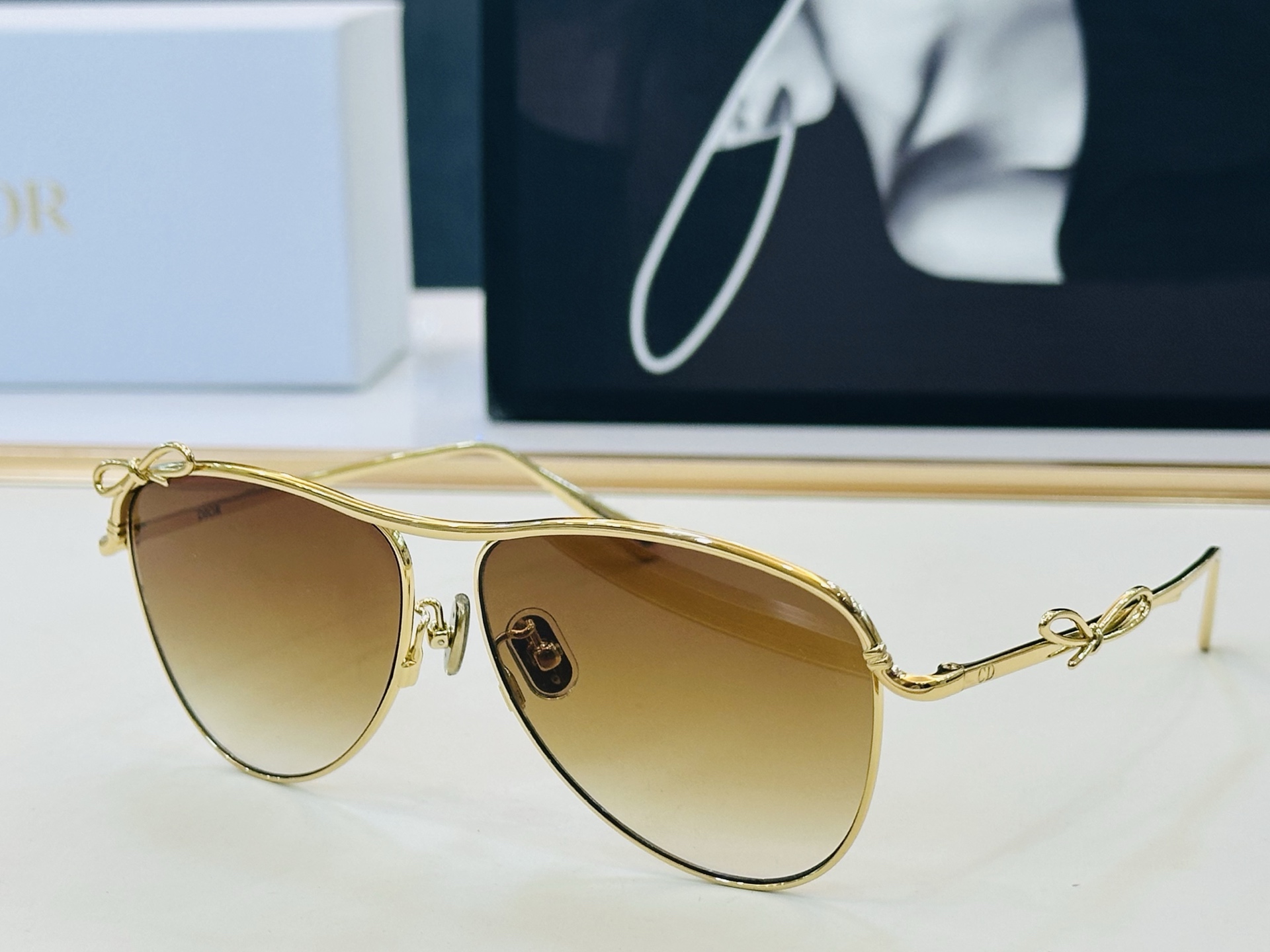 🔻🔻🔻DIO* 迪家 A1U Size：56口12-140 春夏款墨镜 😎🔆 FD搭配镜腿精致 质量上佳