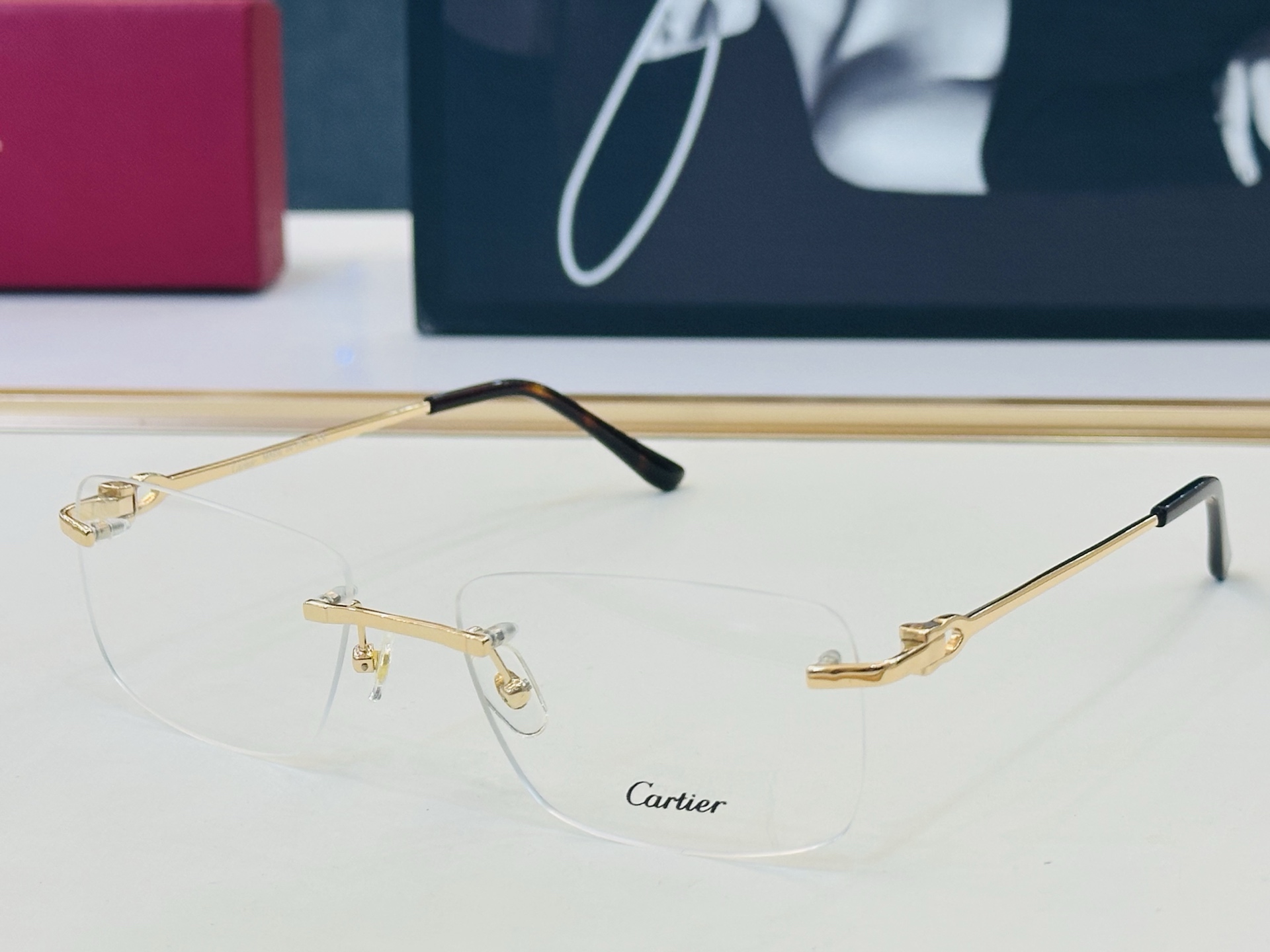 Cartier-卡家 ✨CT05210 Size：56口18-140  不挑脸型 简约大气 时尚休闲 👌