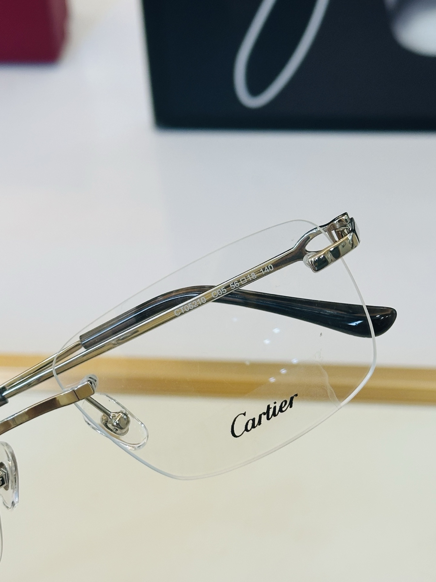 Cartier-卡家 ✨CT05210 Size：56口18-140  不挑脸型 简约大气 时尚休闲 👌